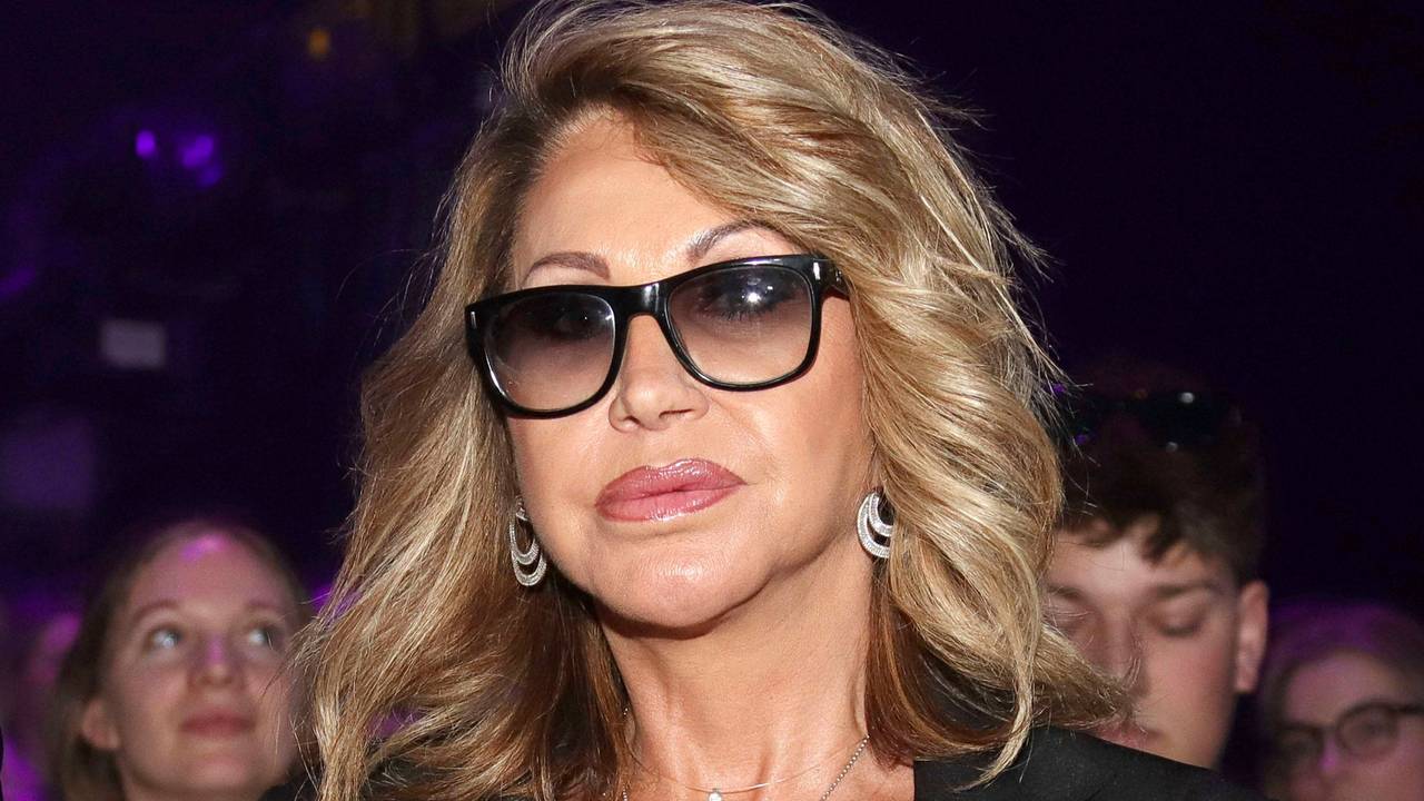 Carmen Geiss posiert für ein Foto.