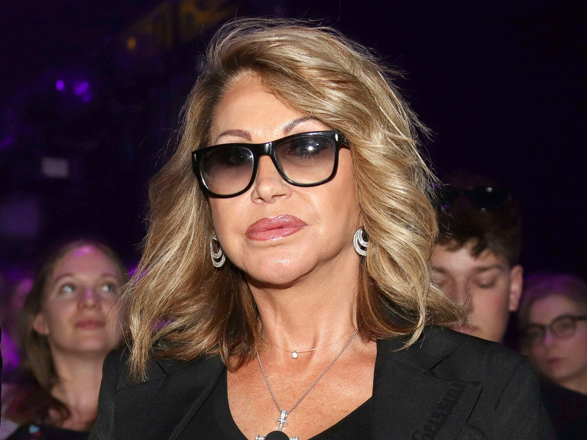 Carmen Geiss posiert für ein Foto.