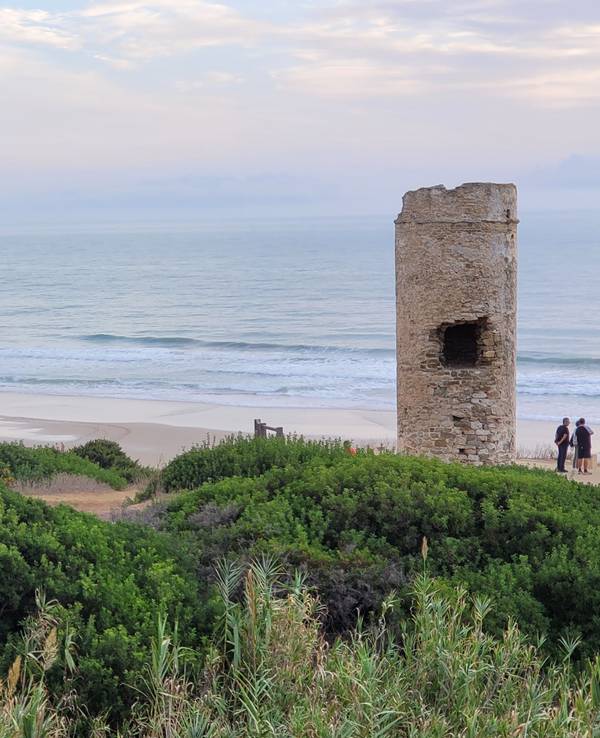 Endlose Weite am Strandabschnitt von Chiclana de la Frontera.