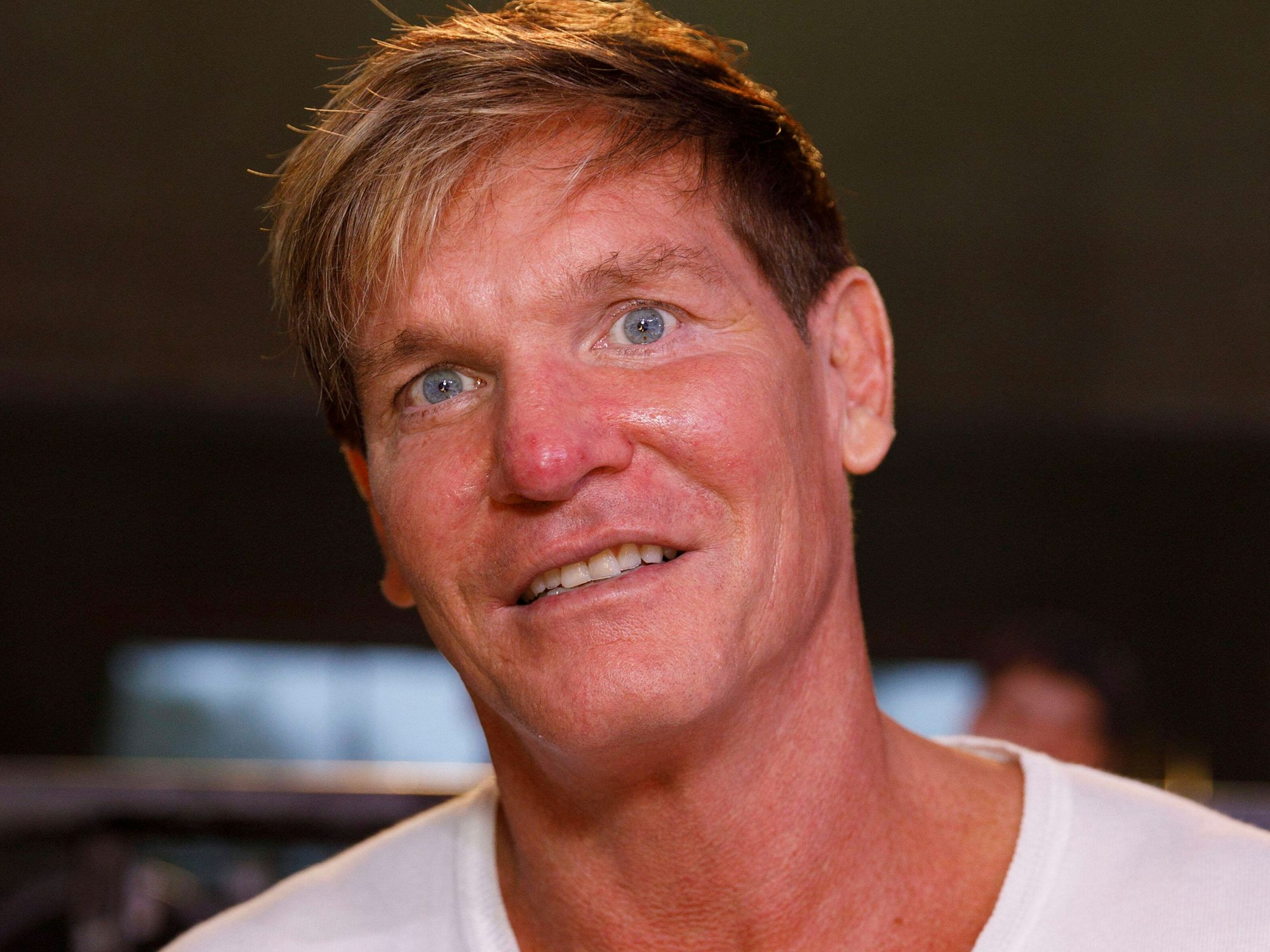 Steff Jerkel lächelt in die Kamera.