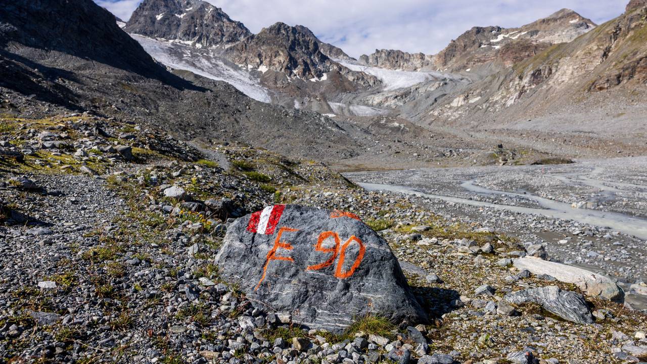 Der einst massive Eiskörper des Tiroler Jamtalgletschers.