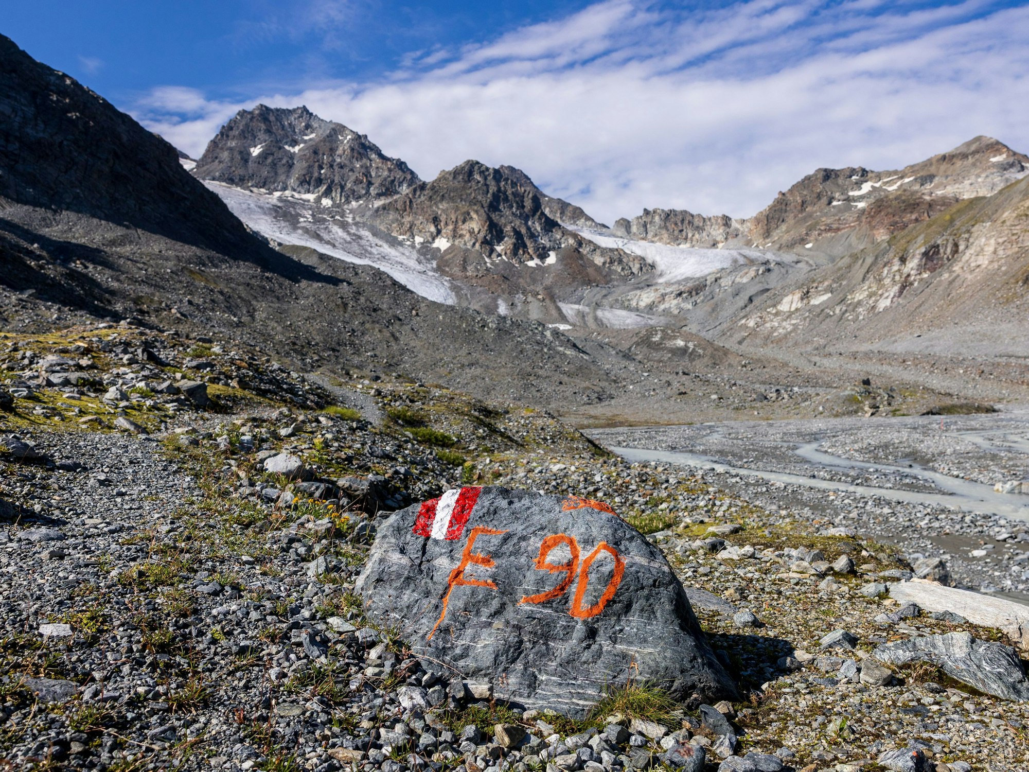 Der einst massive Eiskörper des Tiroler Jamtalgletschers.