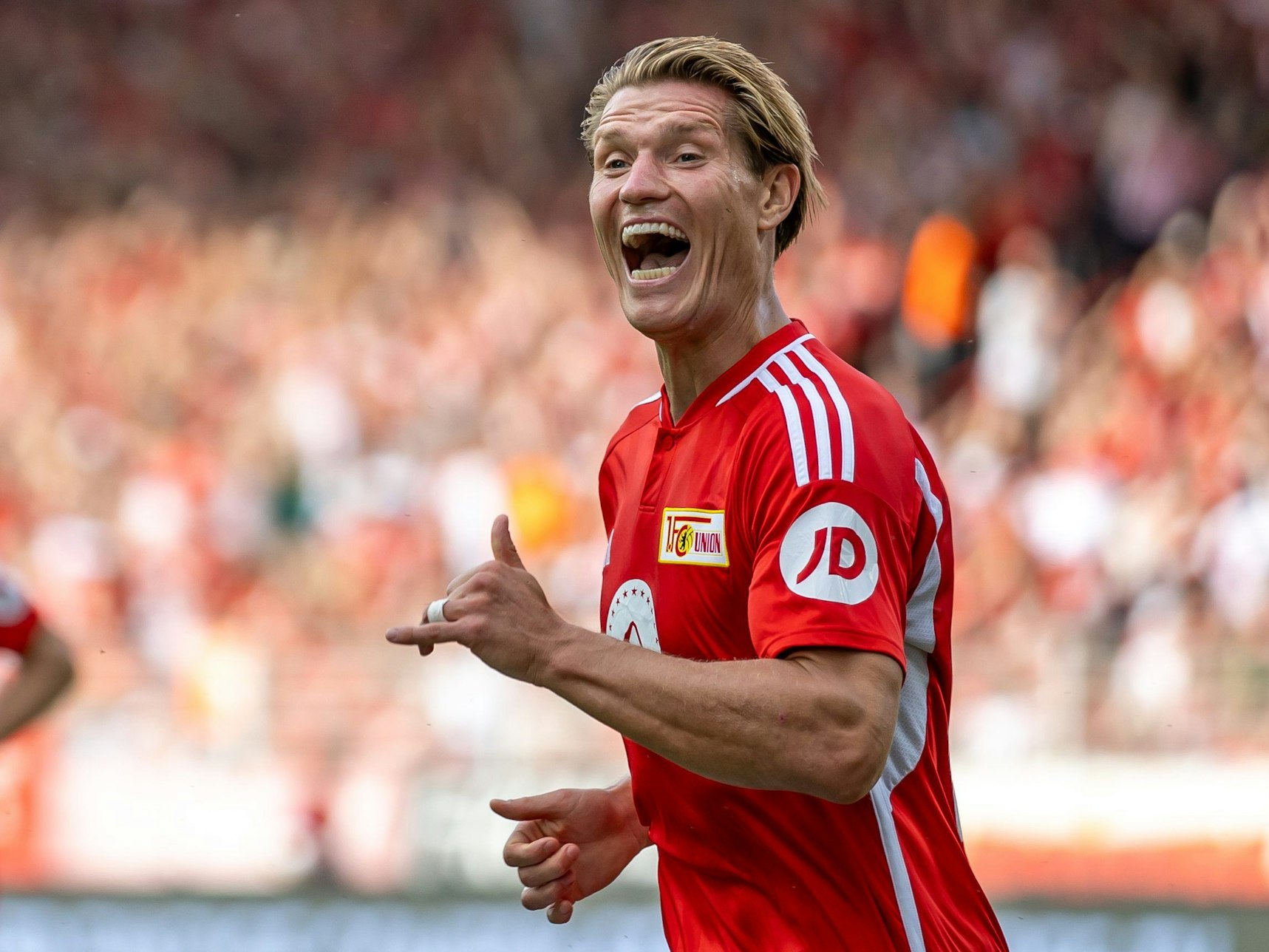 Berlins Kevin Behrens jubelt nach seinem Treffer zum 3:1.