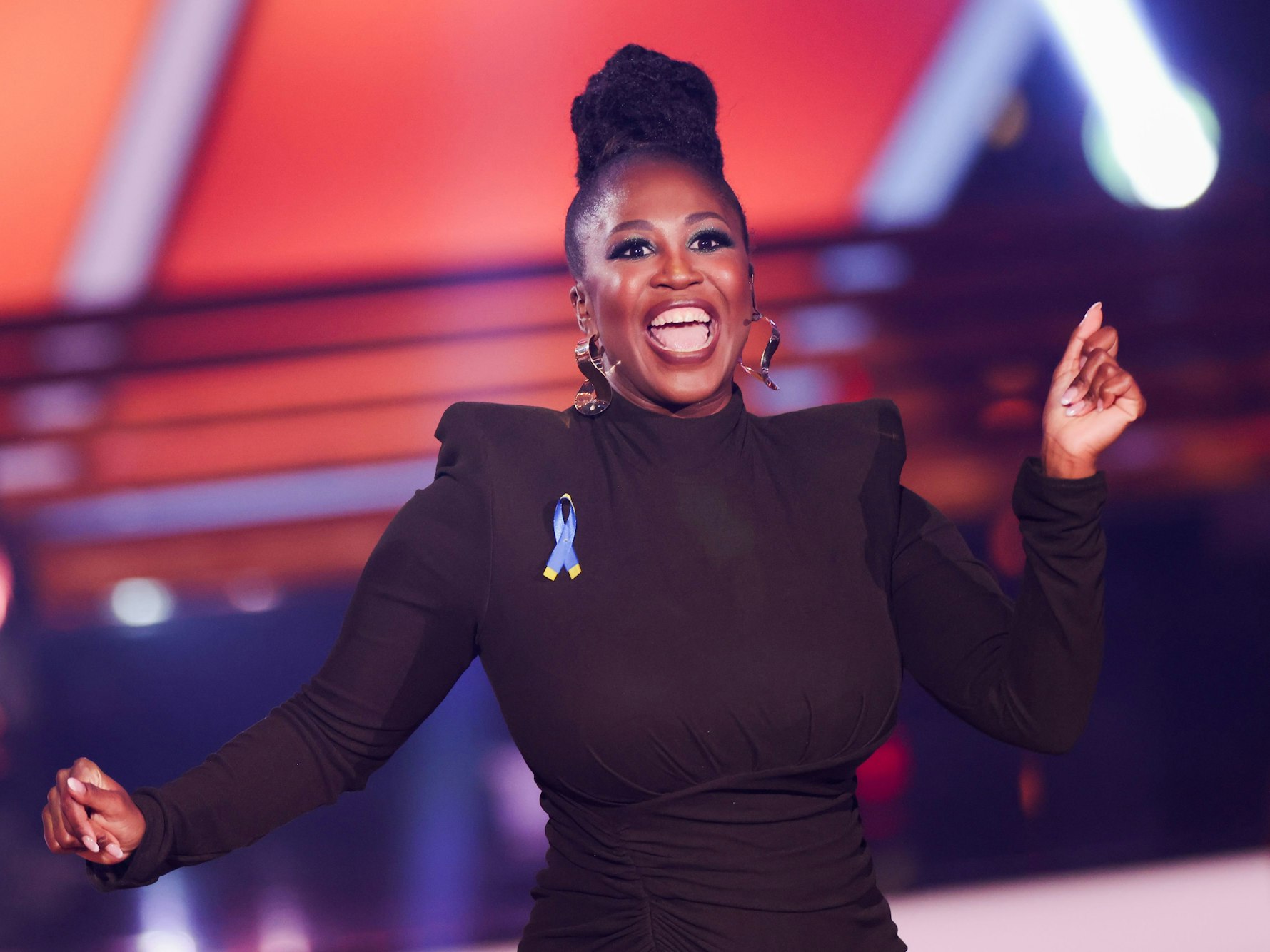 Motsi Mabuse freut sich.