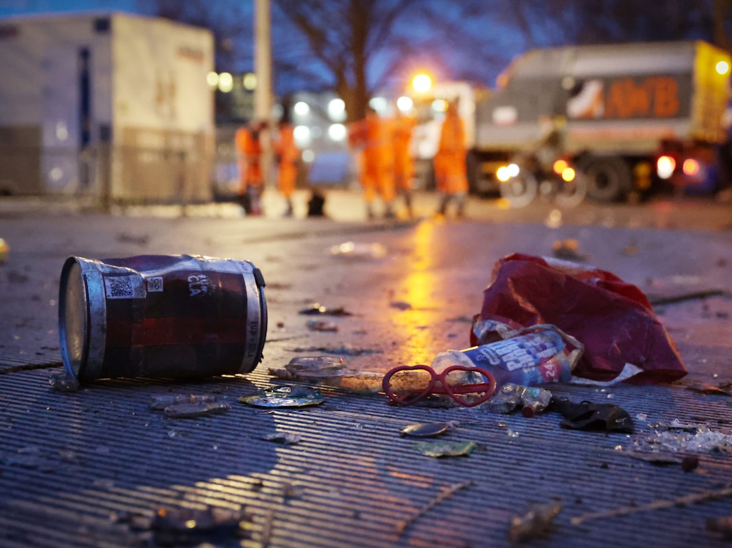 Die AWB reinigt die Straßen Kölns an Karneval.