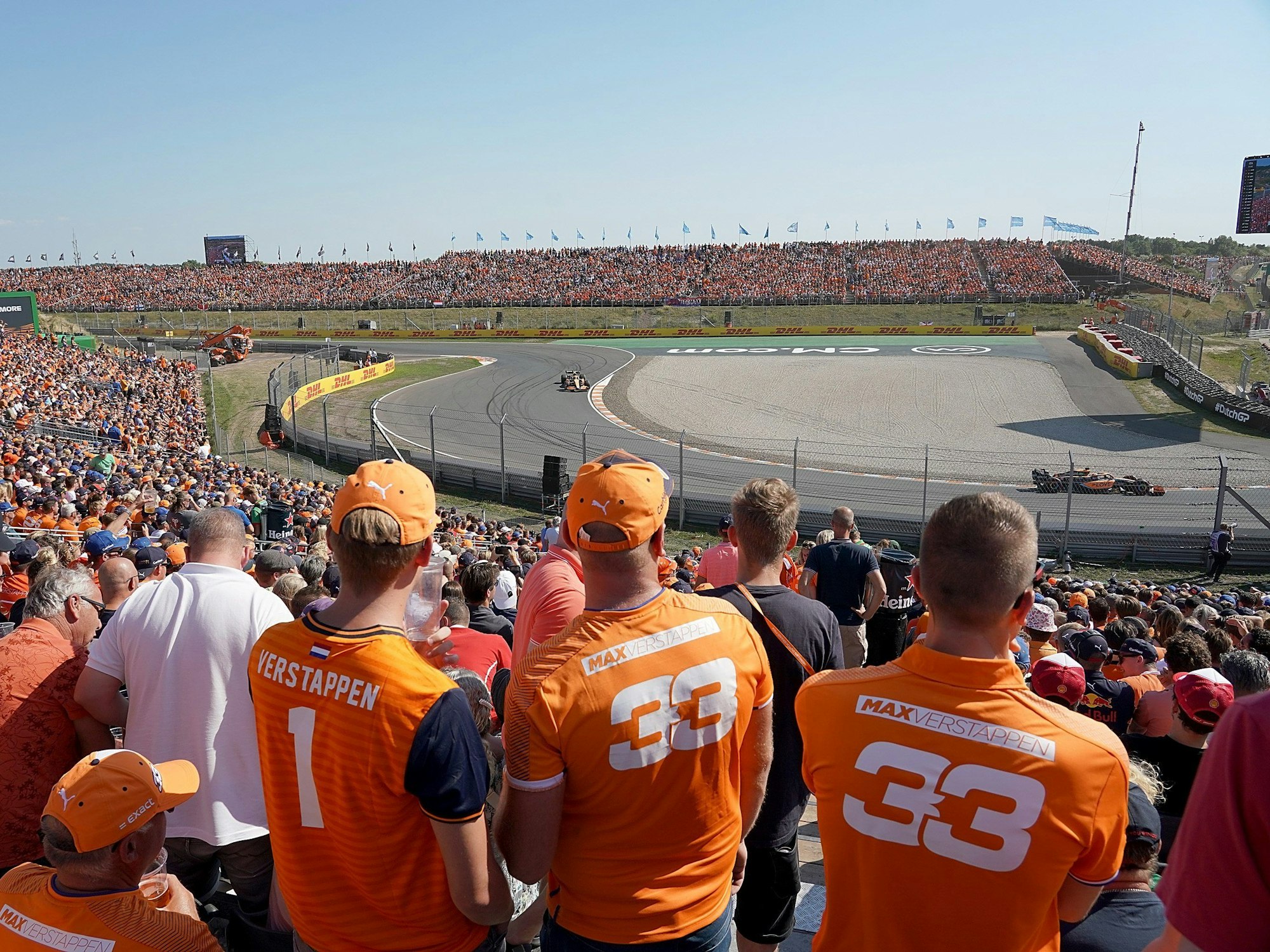 Grand Prix von Niederlande: Daniel Ricciardo aus Australien vom Team McLaren ist auf der Strecke unterwegs, gefolgt von Lando Norris aus Großbritannien vom Team McLaren.