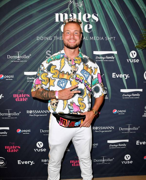 Eric Sindermann beim Mates Date Influencer Event auf der Berlin Fashion Week Spring/Summer 2024 in der Berliner Freiheit.