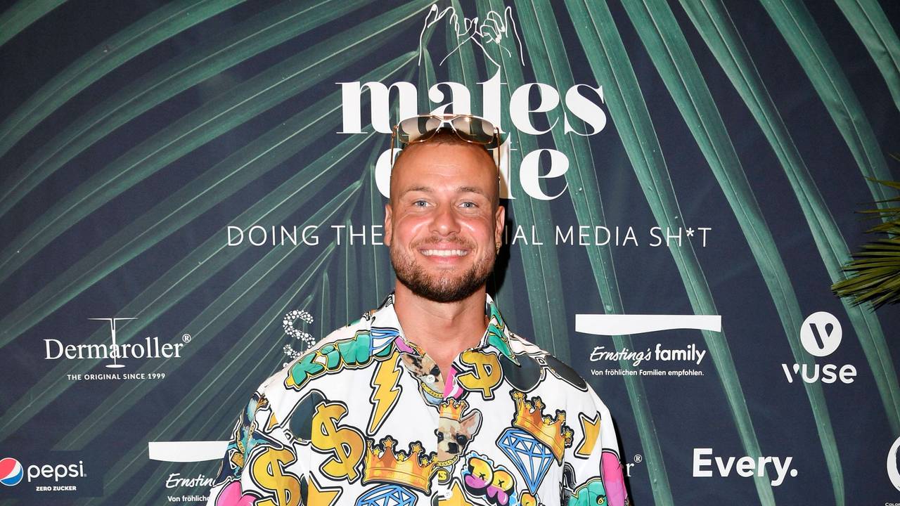 Eric Sindermann beim Mates Date Influencer Event auf der Berlin Fashion Week Spring/Summer 2024 in der Berliner Freiheit.