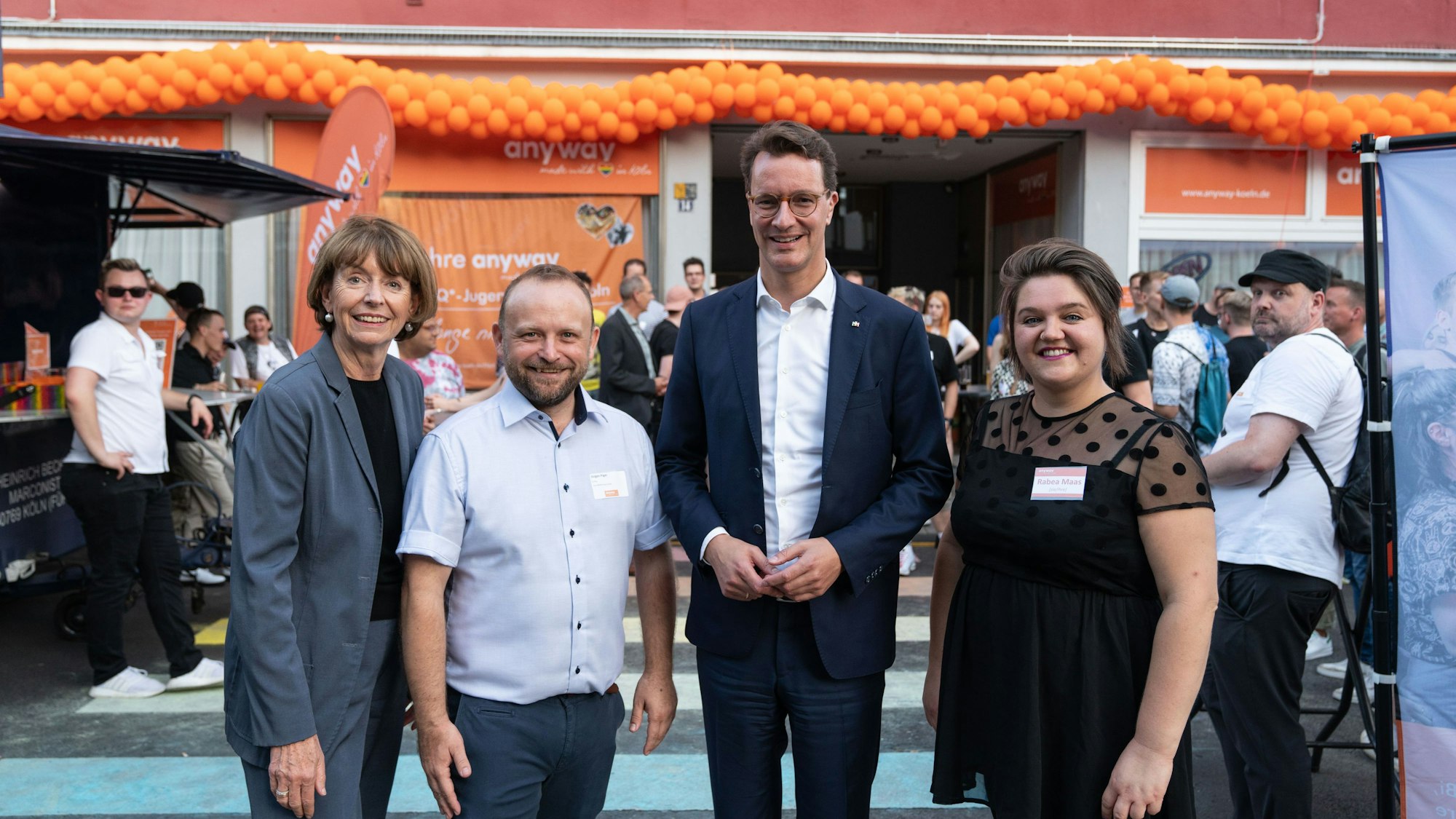 Henriette Reker, Jürgen Piger, Hendrik Wüst, Rabea Maas vor dem anyway.