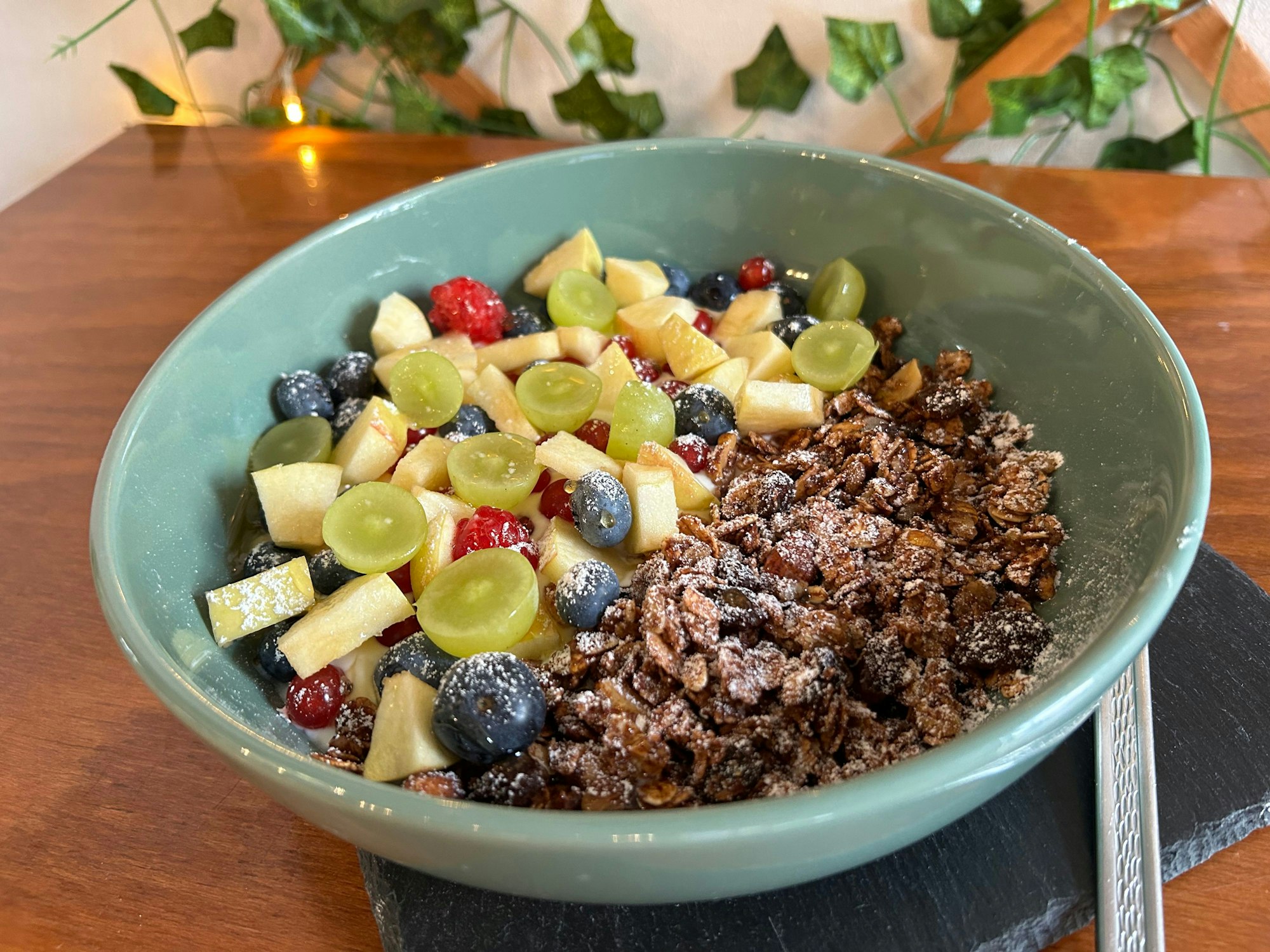 Joghurtbowl im Café Mimilou