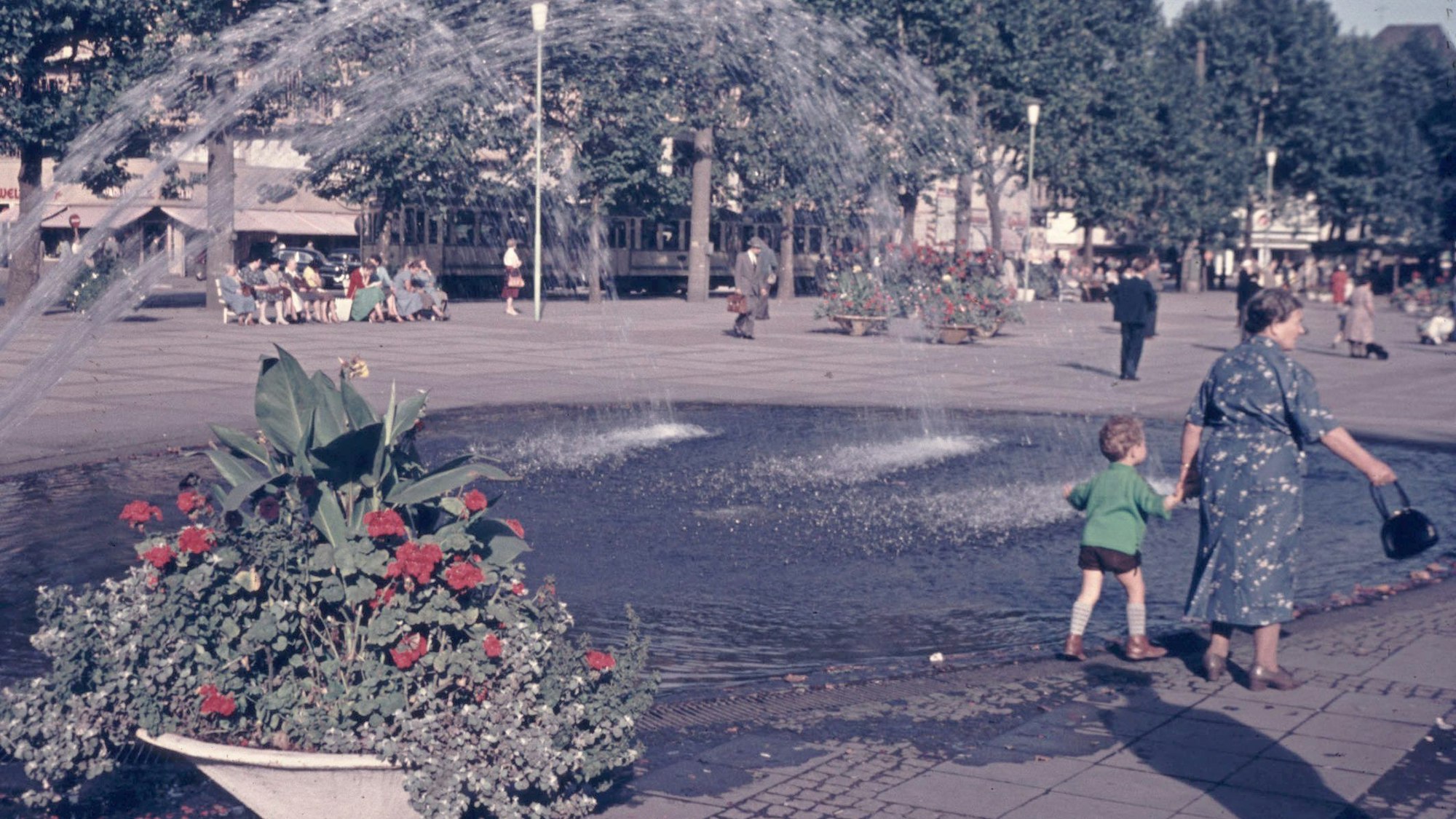 Der ehemalige Brunnen am Neumarkt, hier auf einem undatierten Foto.