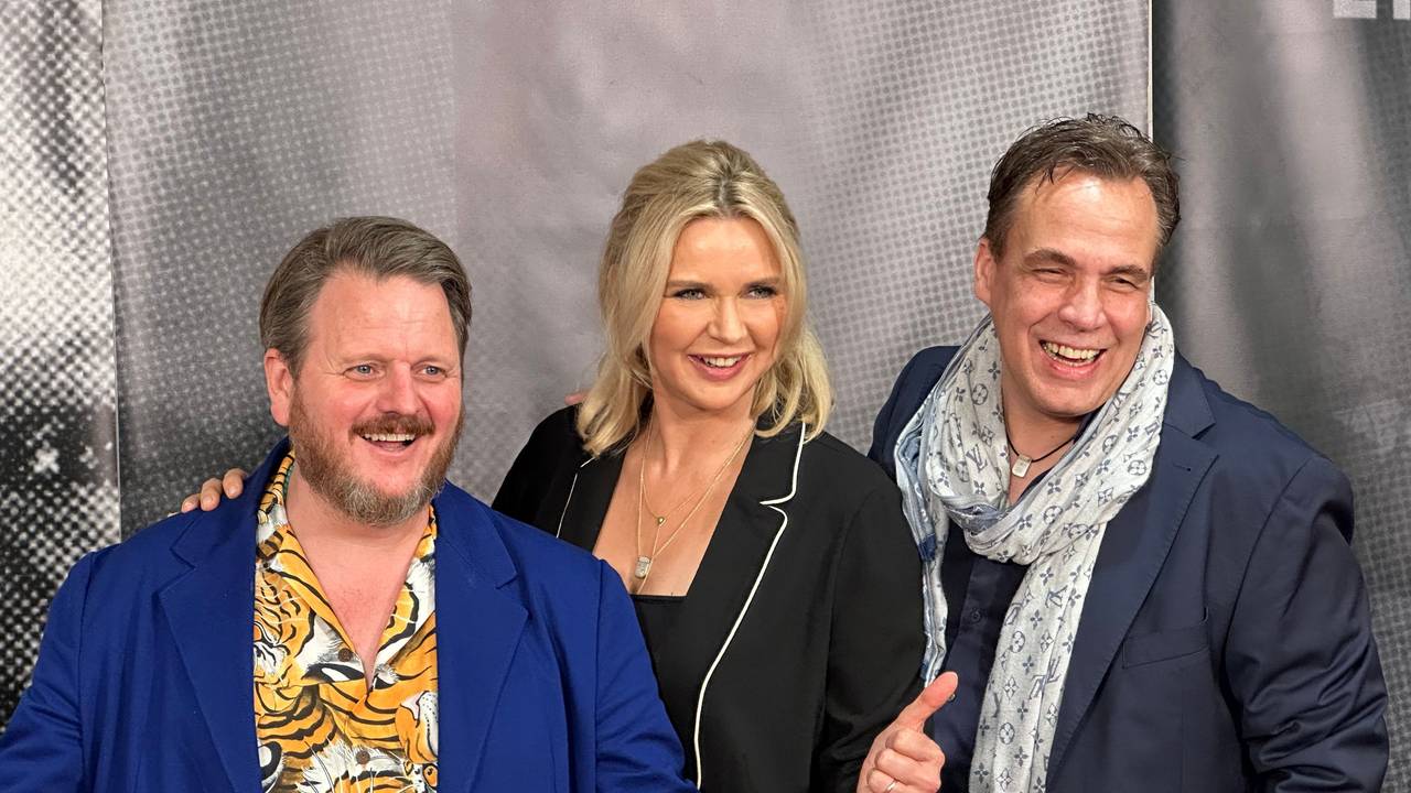 Lutz Heineking JR (links), Veronica Ferres und Johannes Erlemann lächeln in die Kamera.