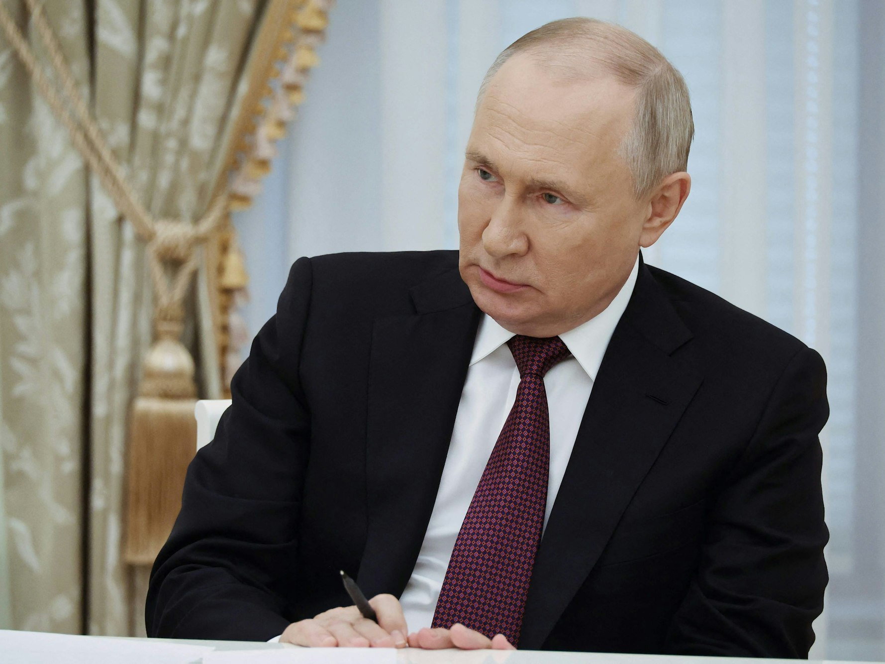 Wladimir Putin bei einem Treffen am 24. August in Moskau: Der russische Präsident hat sich erstmals nach dem mutmaßlichen Tod von Jewgeni Prigoschin zu Wort gemeldet.