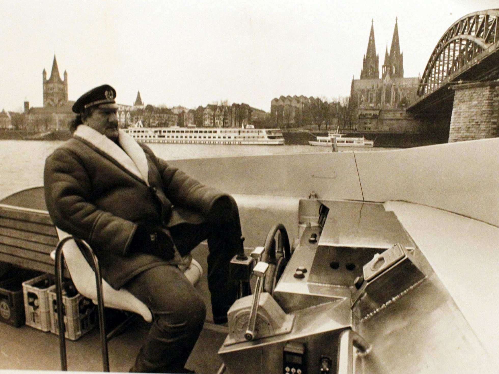 Schäfers Nas auf seinem Schiff.