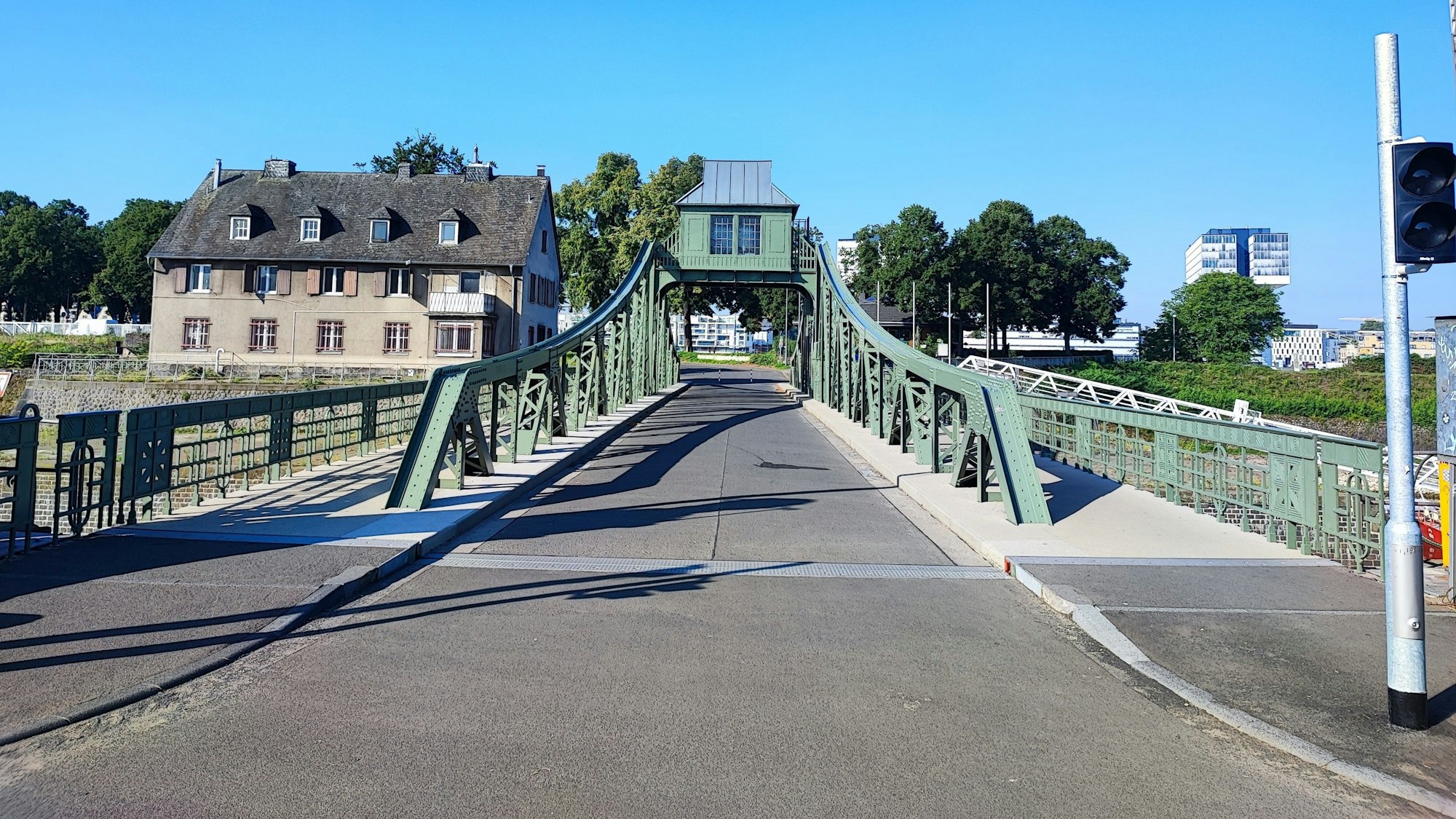 Deutzer Drehbrücke.