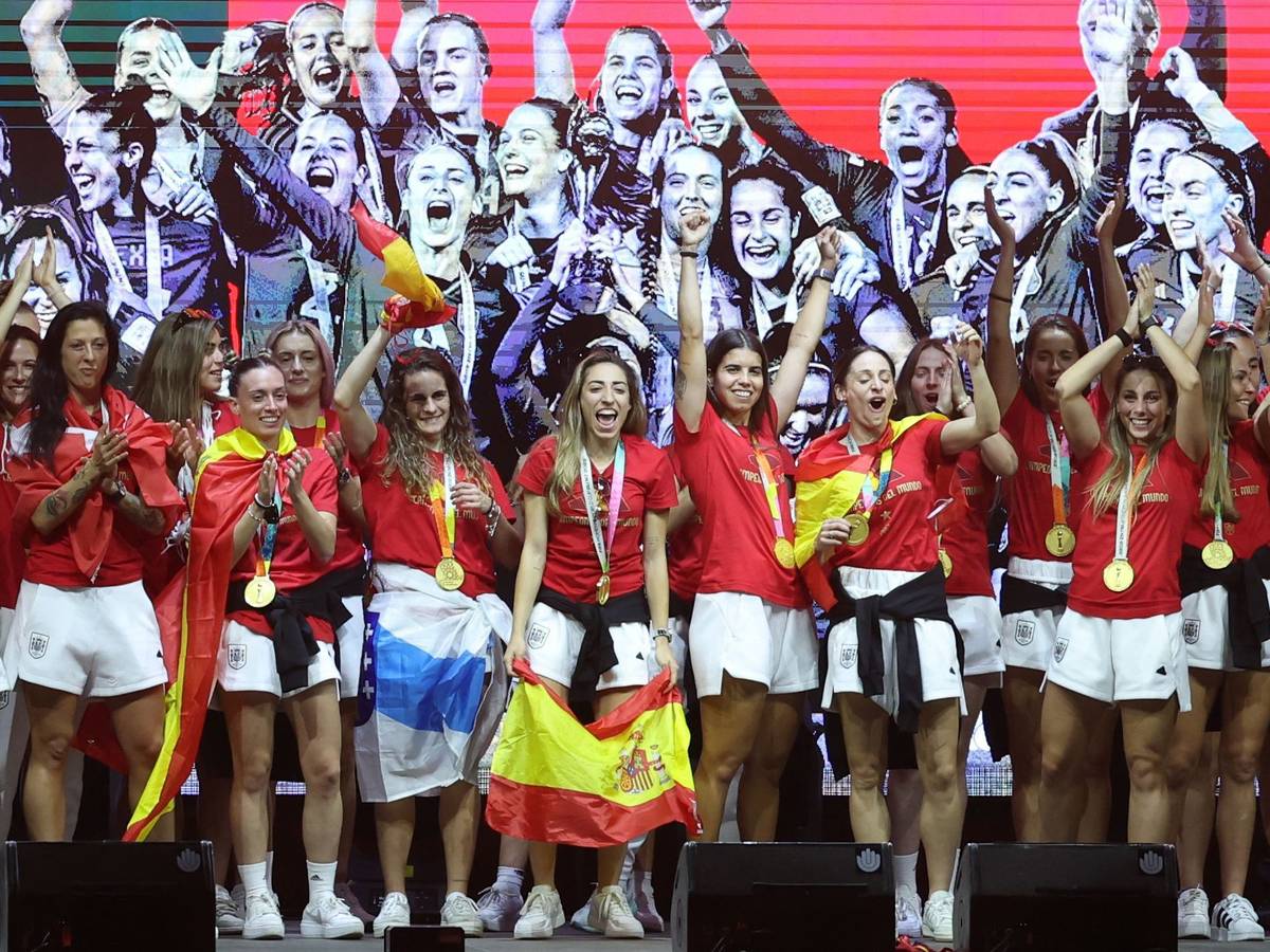 Spaniens Spielerinnen feiern in Madrid den WM-Titel. Nur vier Tage später verkündete der gesamte Kader seinen Rückritt.