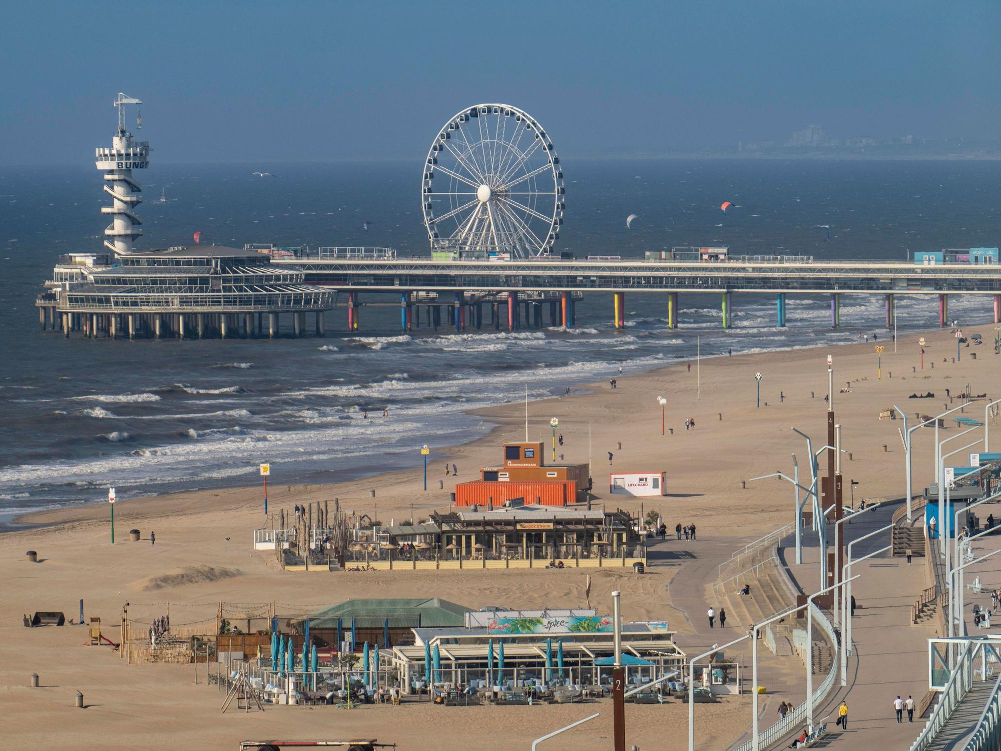 Blick auf den Strand in Scheveningen (Niederlande).
