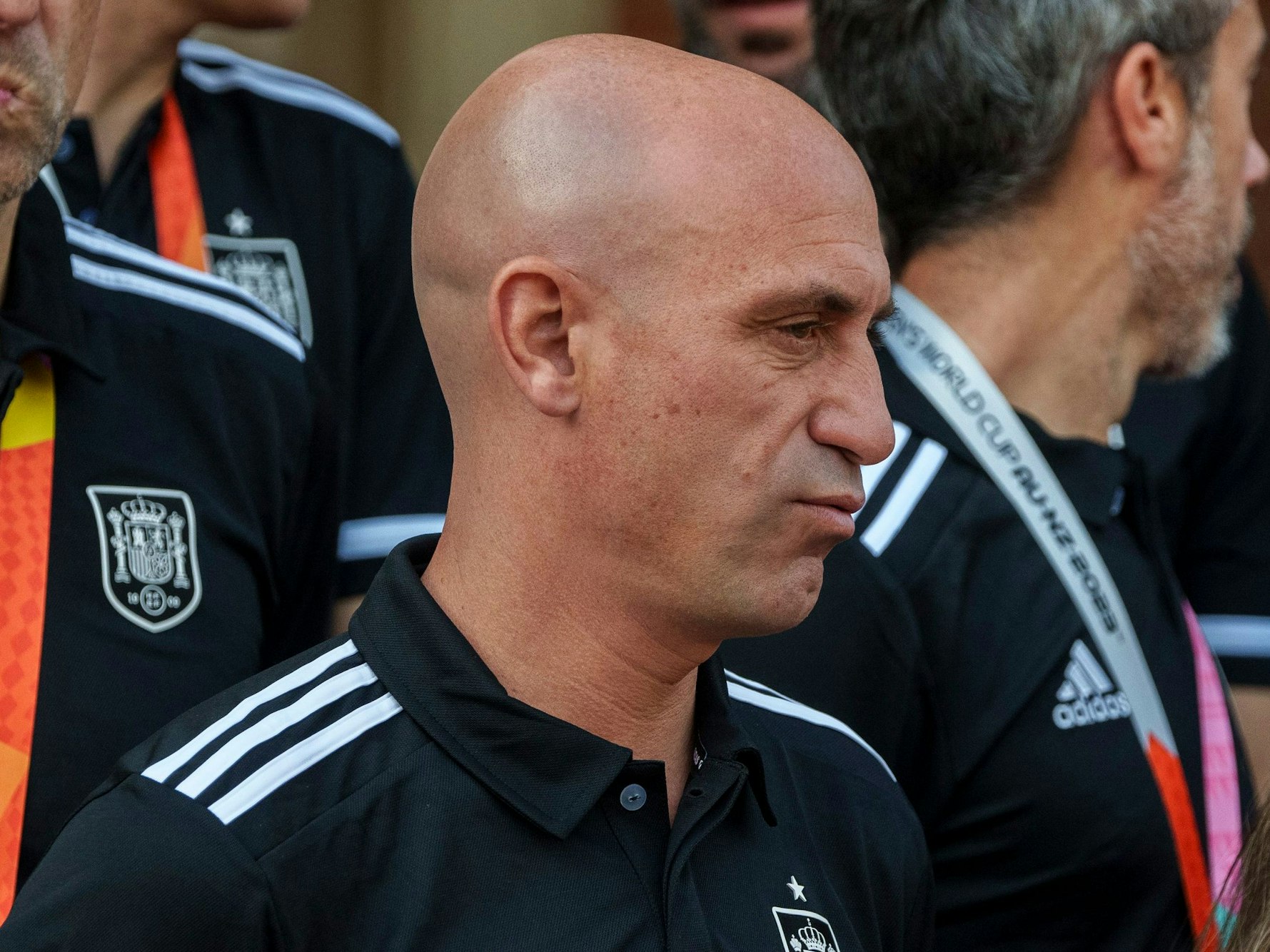 Luis Rubiales mit den spanischen Fußball-Frauen nach dem WM-Sieg 2023.