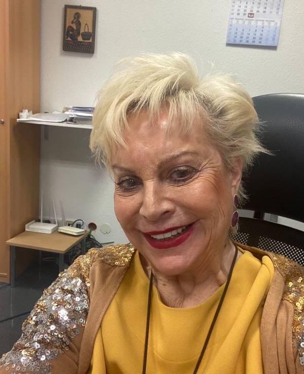 Maritta Emser lächelt auf einem Foto.