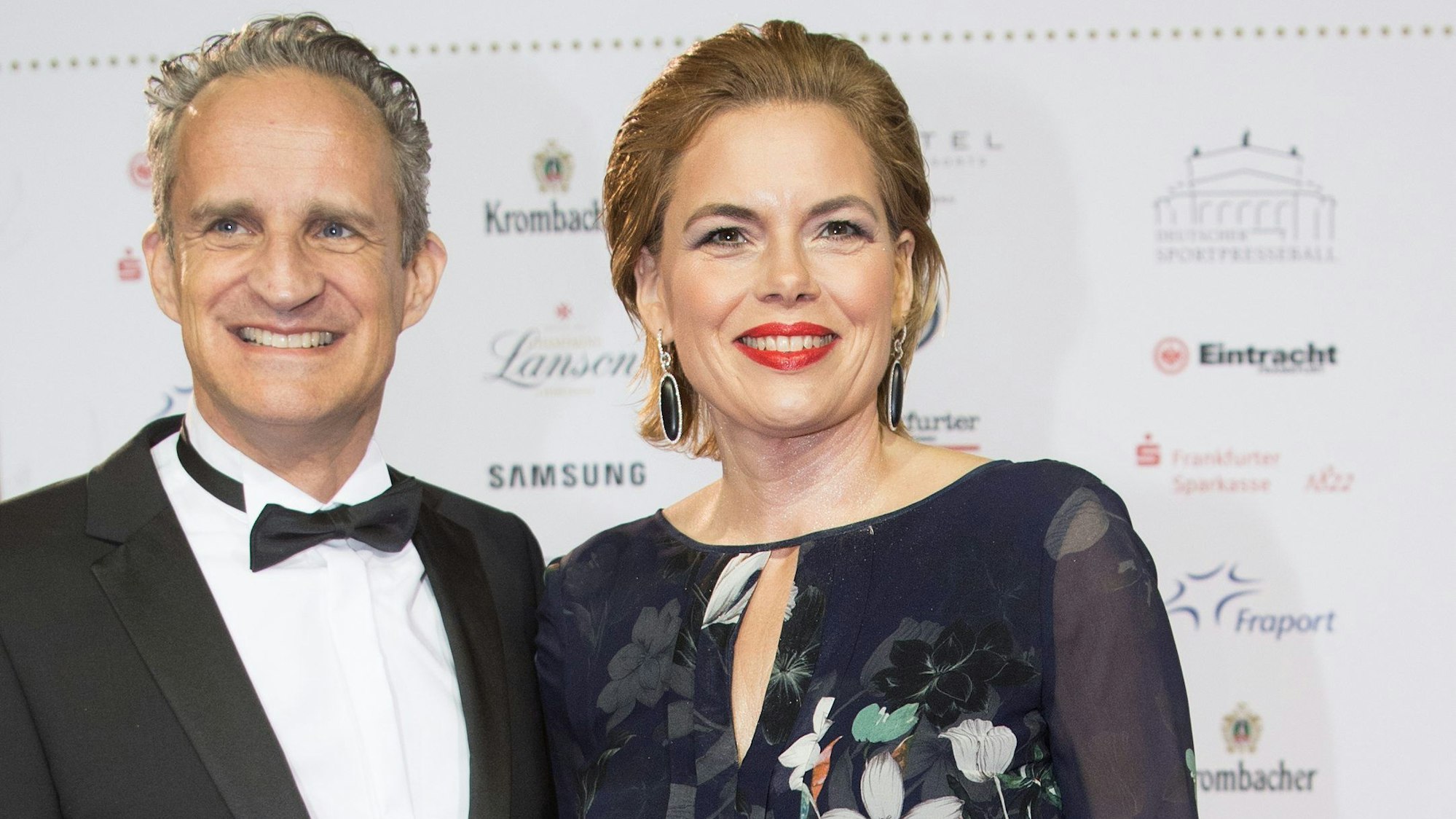 Ralph Grieser und Julia Klöckner 2018 in Abendrobe beim Sportpresseball in Frankfurt.