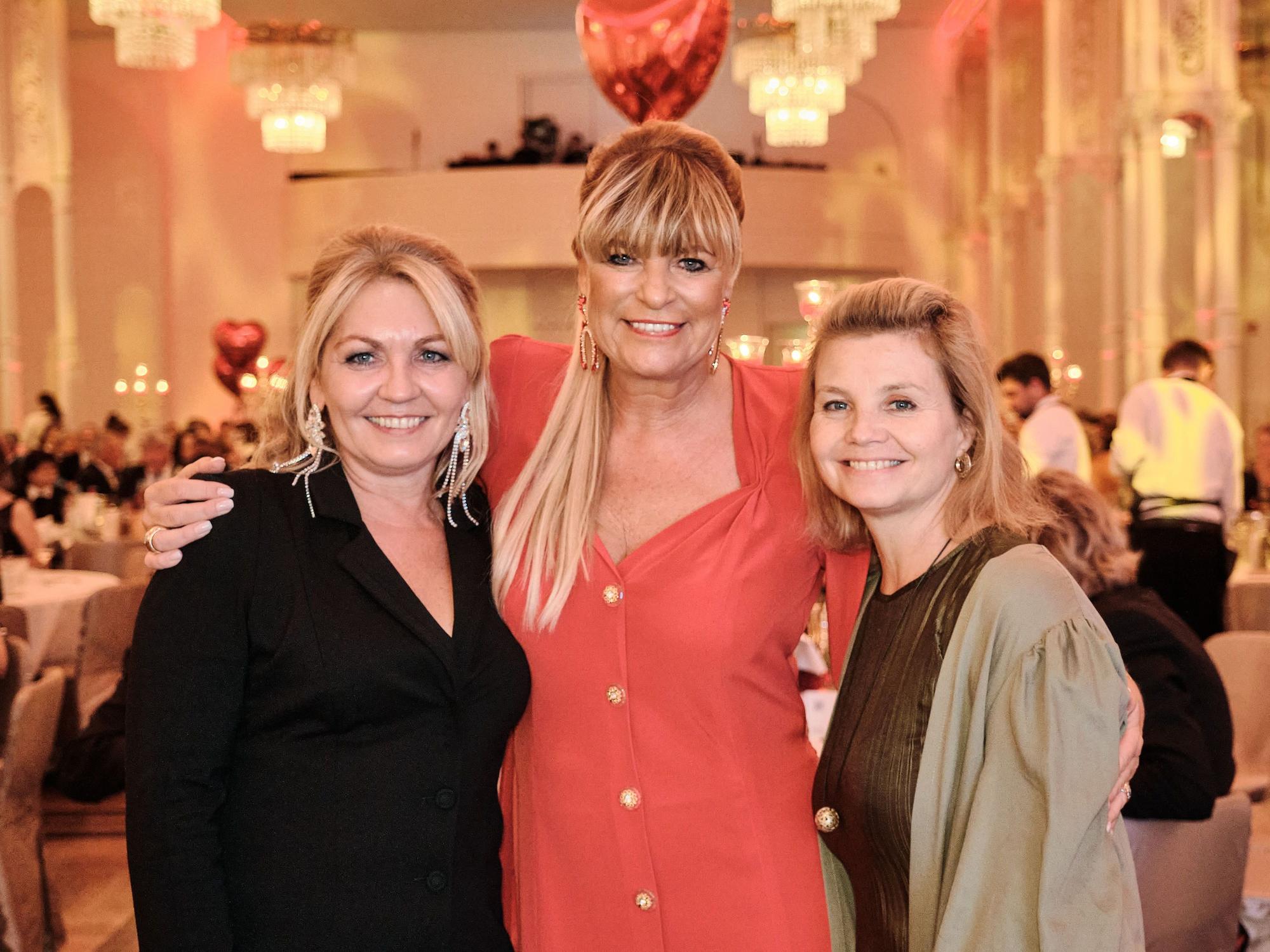Uschi Brauckmann mit Annette Frier und Susanne Diessner-Trum.