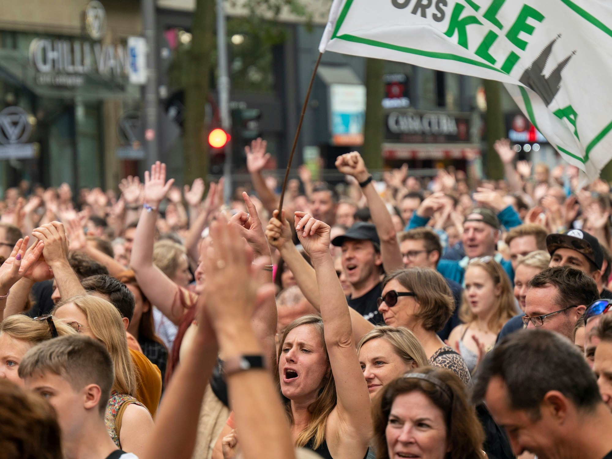 Konzert im Rahmen des Gamescom City-Festivals mit dem Motto Arsch huh fürs Klima.
