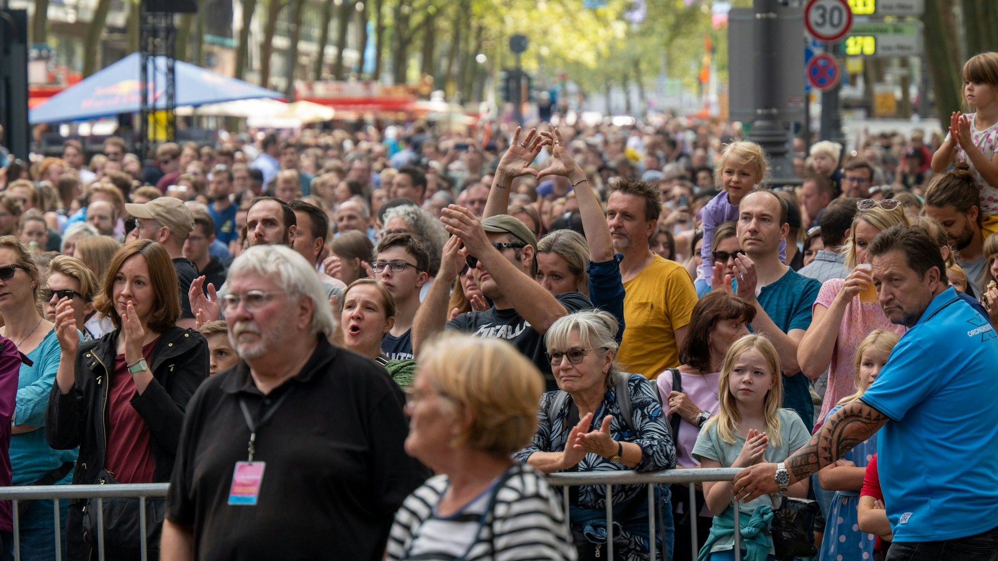 Konzert im Rahmen des Gamescom City-Festivals mit dem Motto Arsch huh fürs Klima.