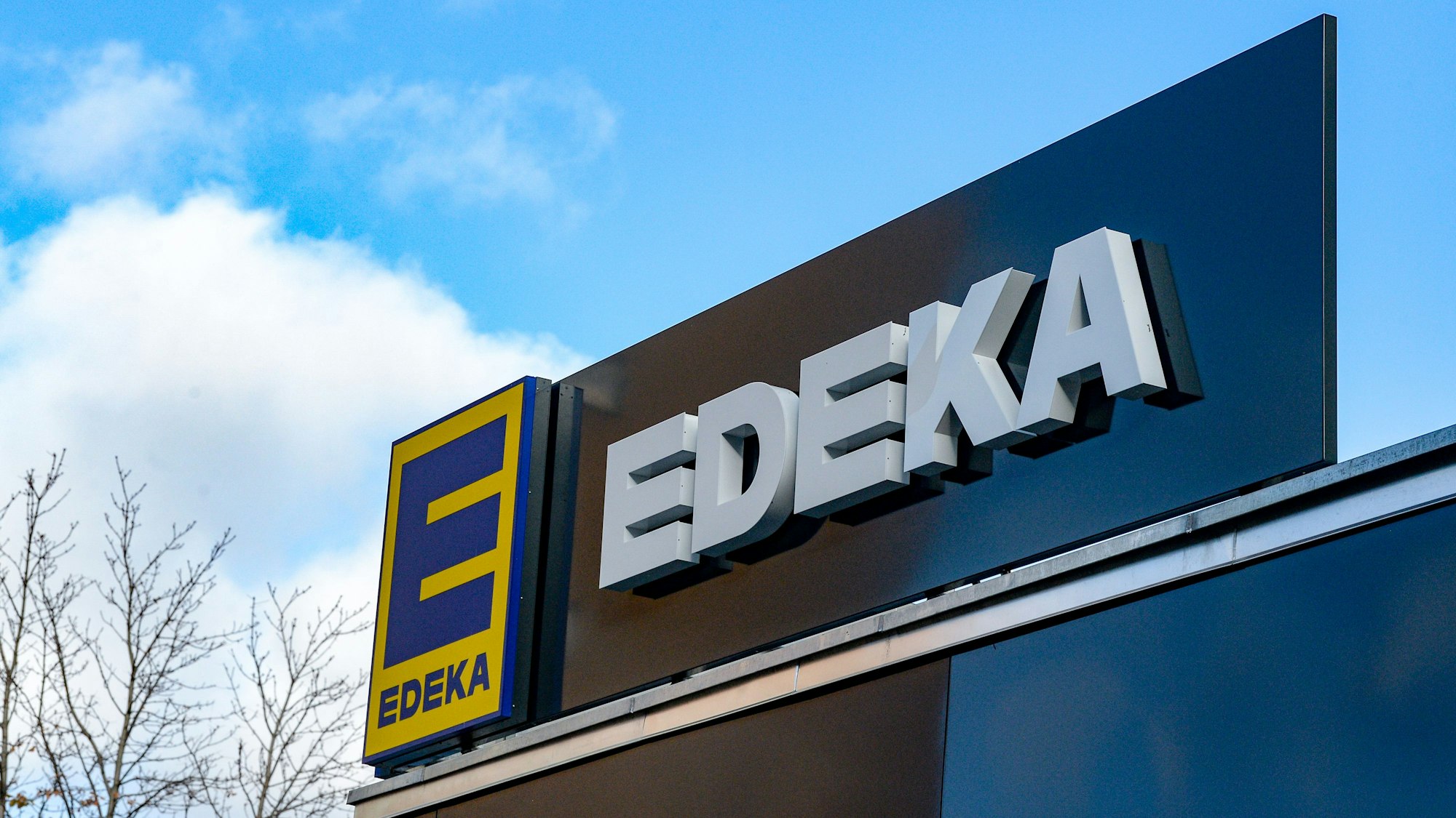 Das Logo vom Einzelhändler Edeka.