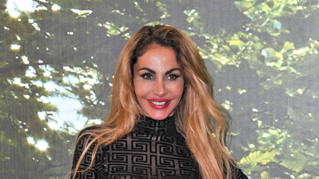 Janina Youssefian lächelt.