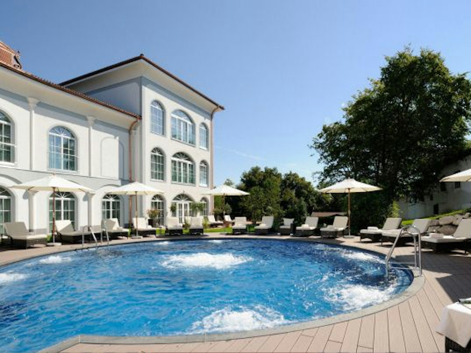 Das Hotel „Gut Ising“ am Chiemsee.