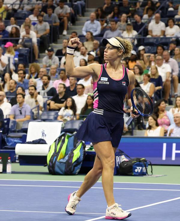 Laura Siegemund ballt bei ihrem Erstrunden-Auftritt während der US Open gegen Coco Gauff kampfeslustig die Faust.