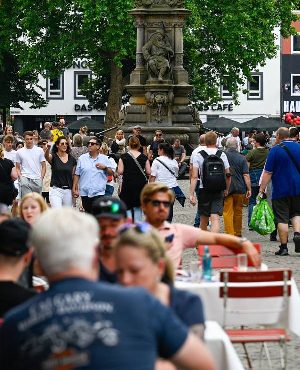 Bei schönem Wetter sind die Außengastronomien in der Altstadt gut besucht.