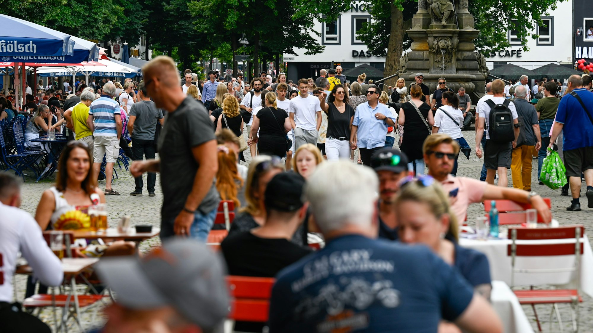 Bei schönem Wetter sind die Außengastronomien in der Altstadt gut besucht.