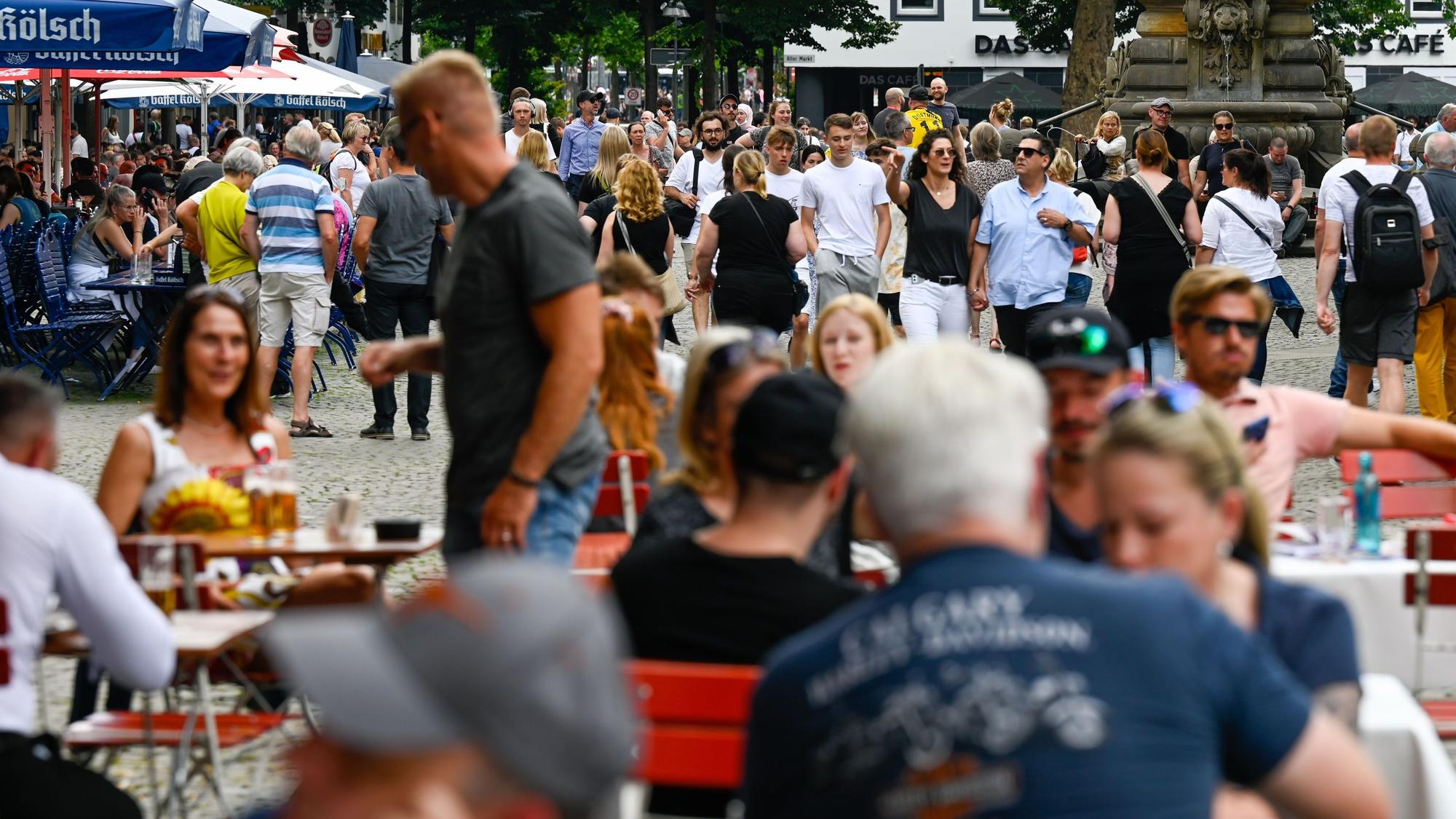 Bei schönem Wetter sind die Außengastronomien in der Altstadt gut besucht.