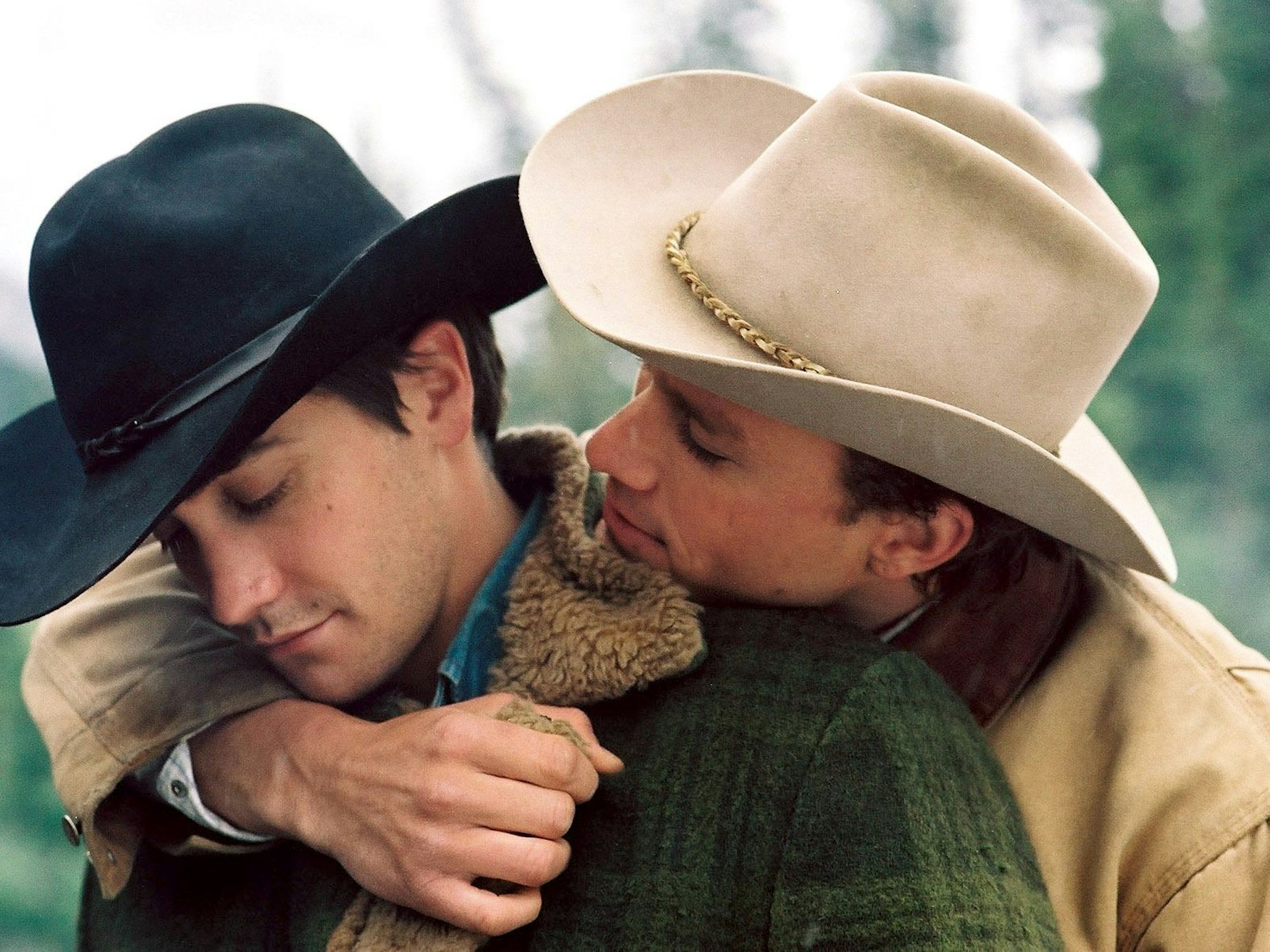 Jake Gyllenhaal und Heath Ledger in einer Szene des Films „Brokeback Mountain".