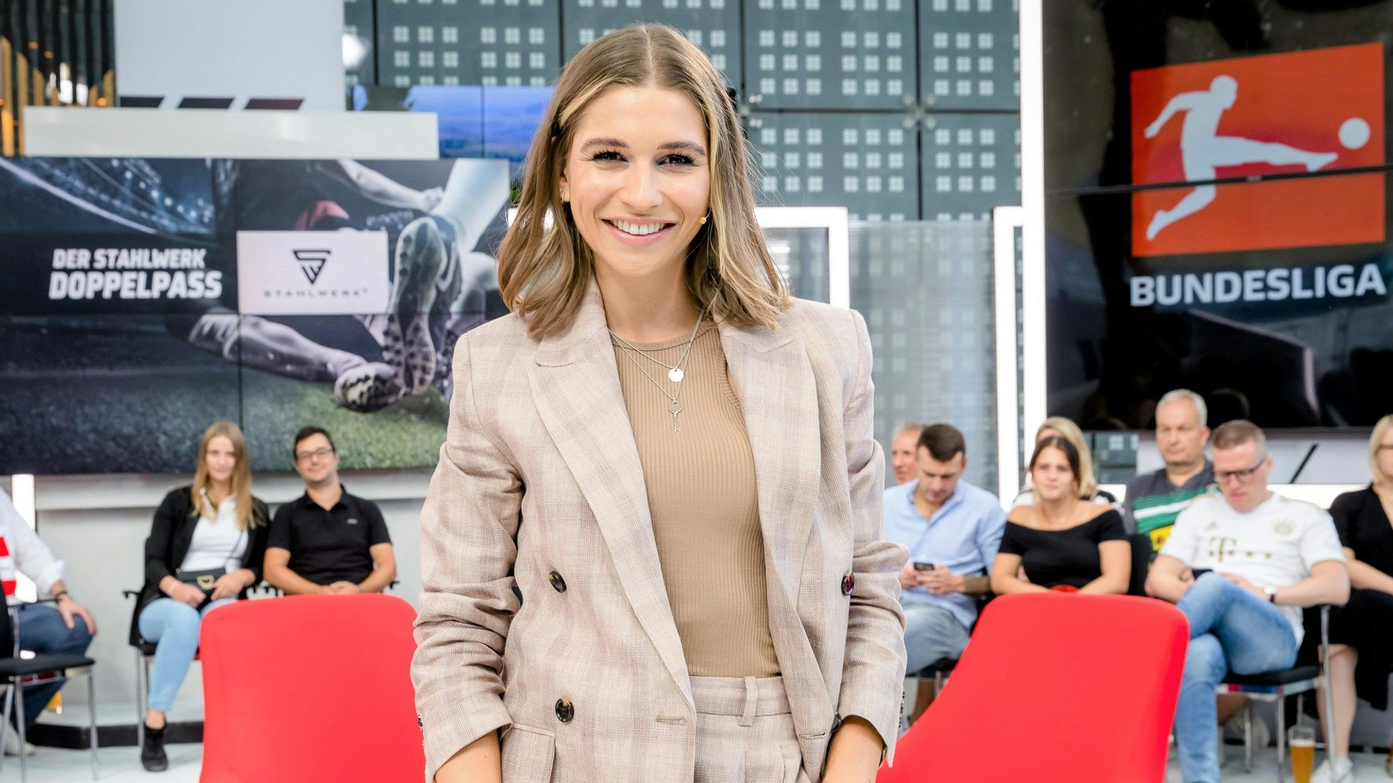 Jana Wosnitza auf einem von Sport1 zur Verfügung gestellten Foto im Doppelpass-Studio.