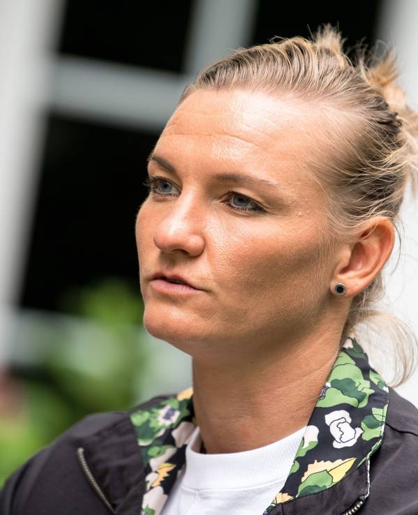 Alexandra Popp, Fußball-Nationalspielerin, bei einem Interview.