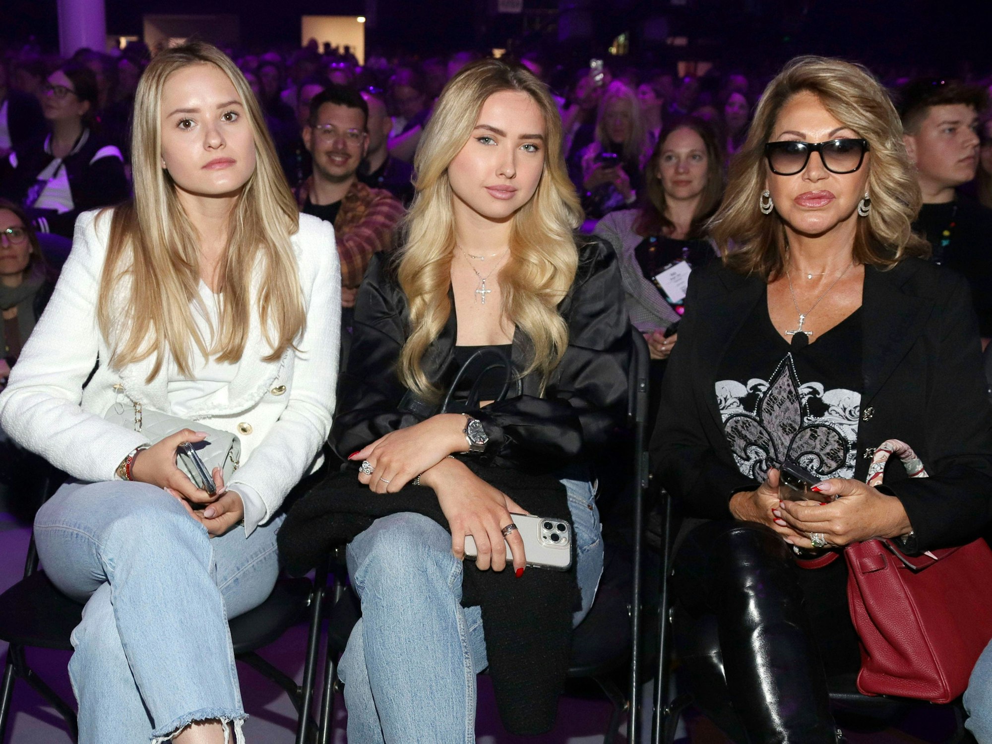 Carmen Geiss, hier gemeinsam mit ihren Töchtern Davina und Shania im Mai 2023.