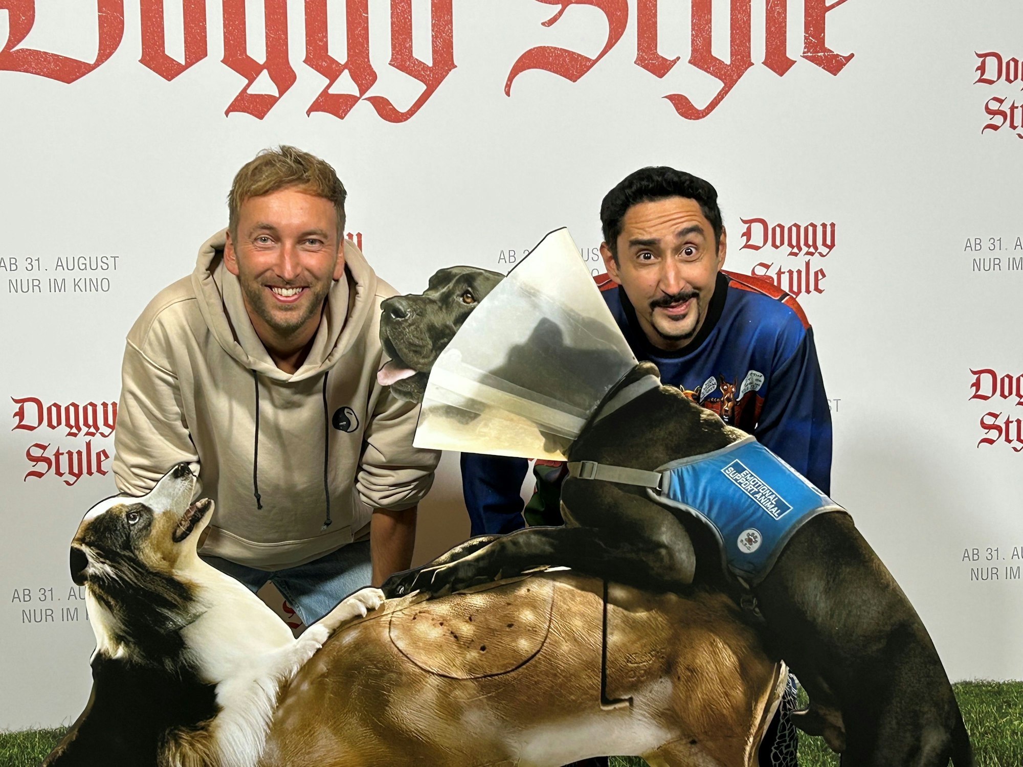 „Freshtorge“ und Eko Fresh posieren im Kino.