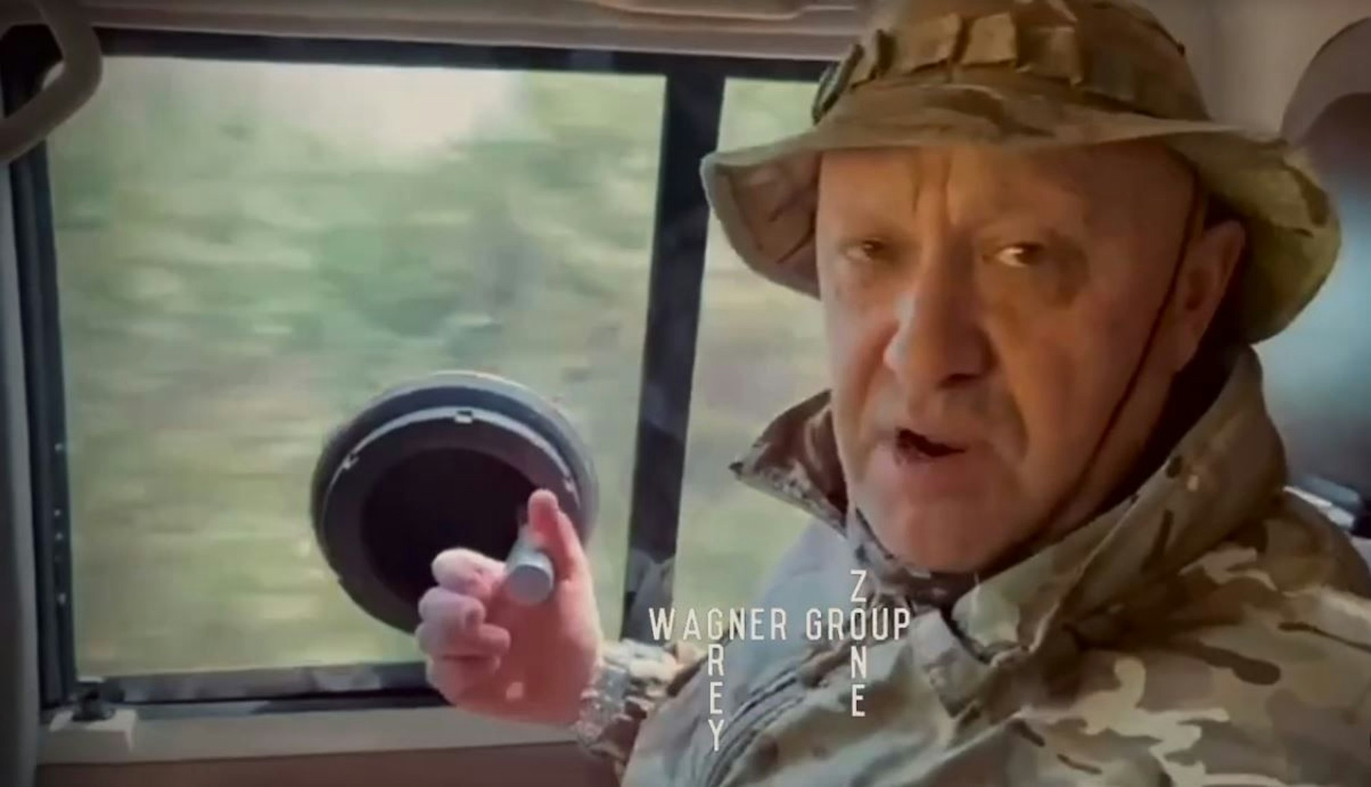 Am 30. August ist auf dem Telegram-Kanal „Grey Zone“, der der Wagner-Gruppe zugerechnet wird, ein bisher unveröffentlichtes Video von Jewgeni Prigoschin aufgetaucht.