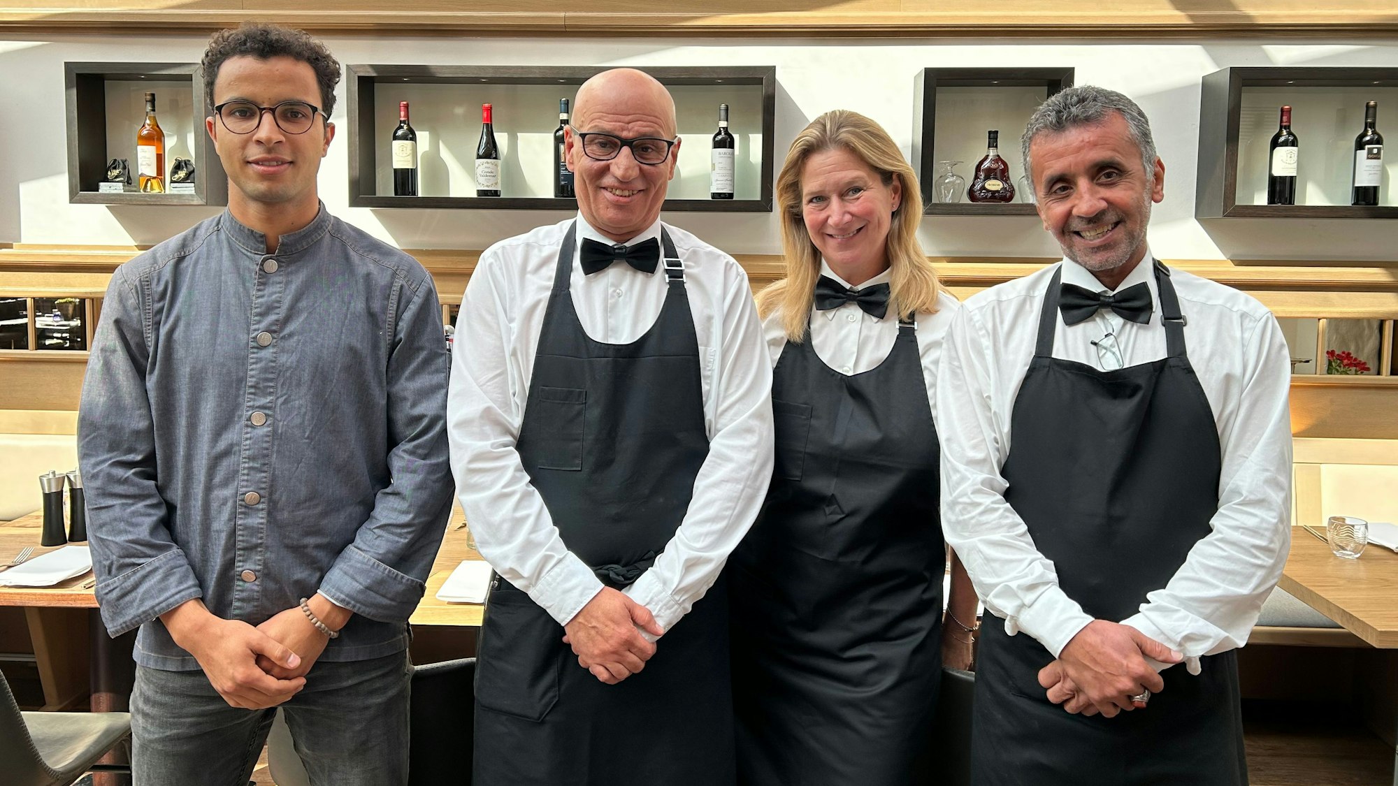 Chefkoch Youssef Boutiguert zusammen mit Fethi Mostafa, Susanne Klein und Meran Hoveida (v.l.) im neuen „Triquetta“.