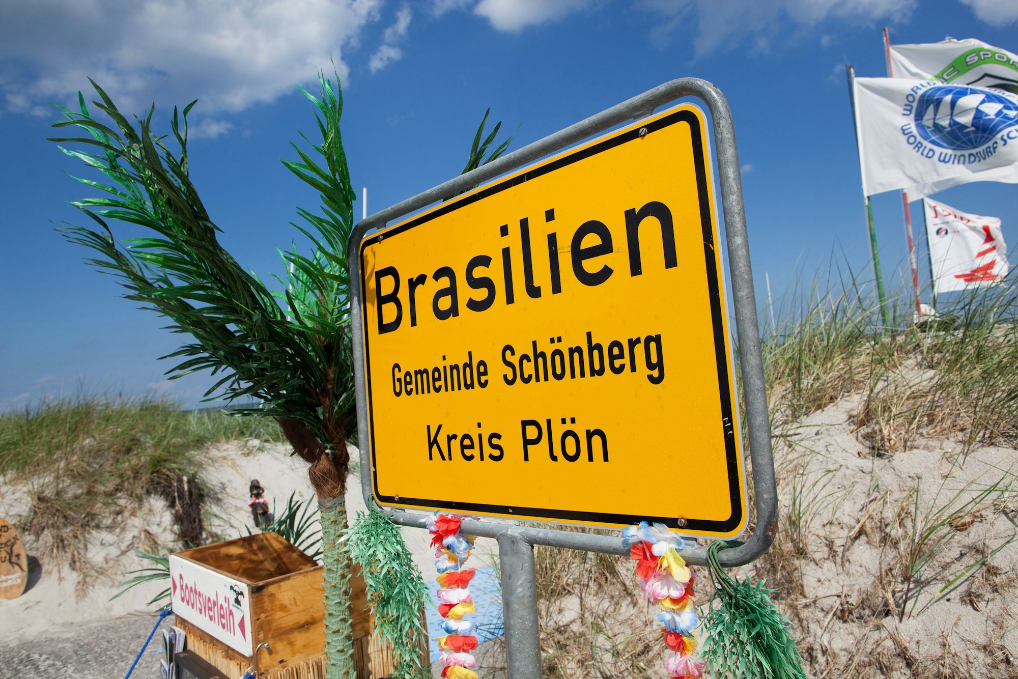 Der Strandabschnitt Brasilien gehört zur Gemeinde Schönberg und liegt an der Ostsee zwischen den Schönberger Ortsteilen Kalifornien und Schönberger Strand.