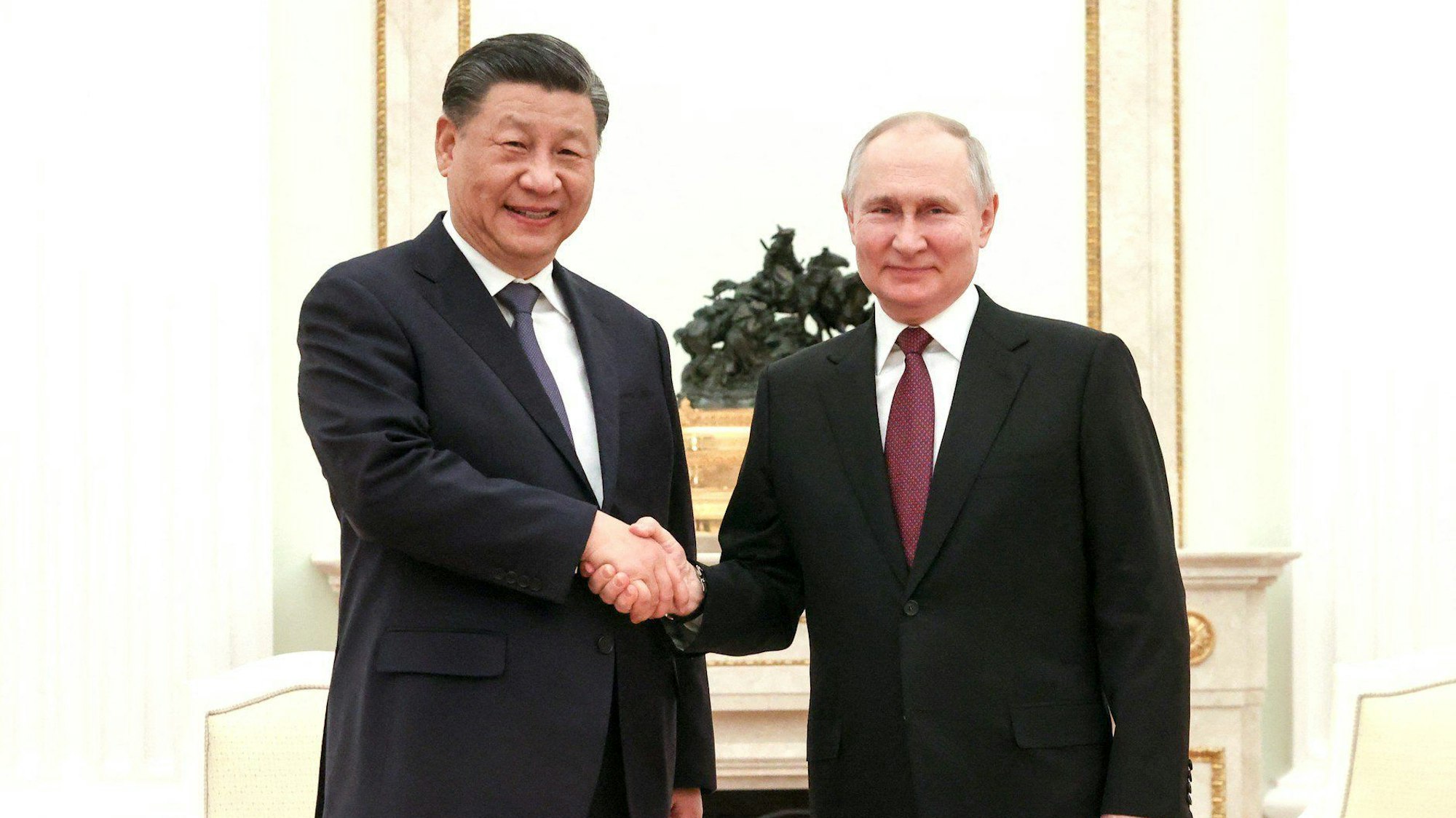 Autokraten unter sich: Russlands Präsident Wladimir Putin (r.) und Chinas Staatschef Xi Jinping im März 2023 in Moskau.