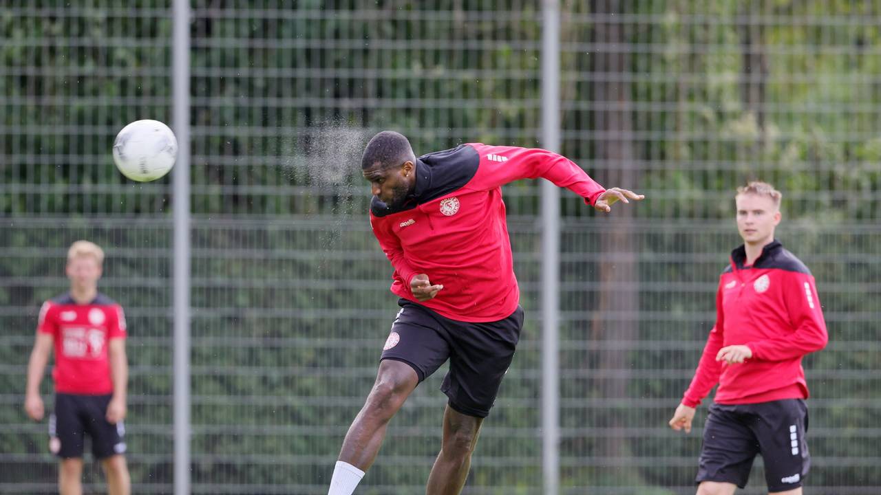 Trainingsgast bei Regionalligist Fortuna Köln: Anthony Modeste