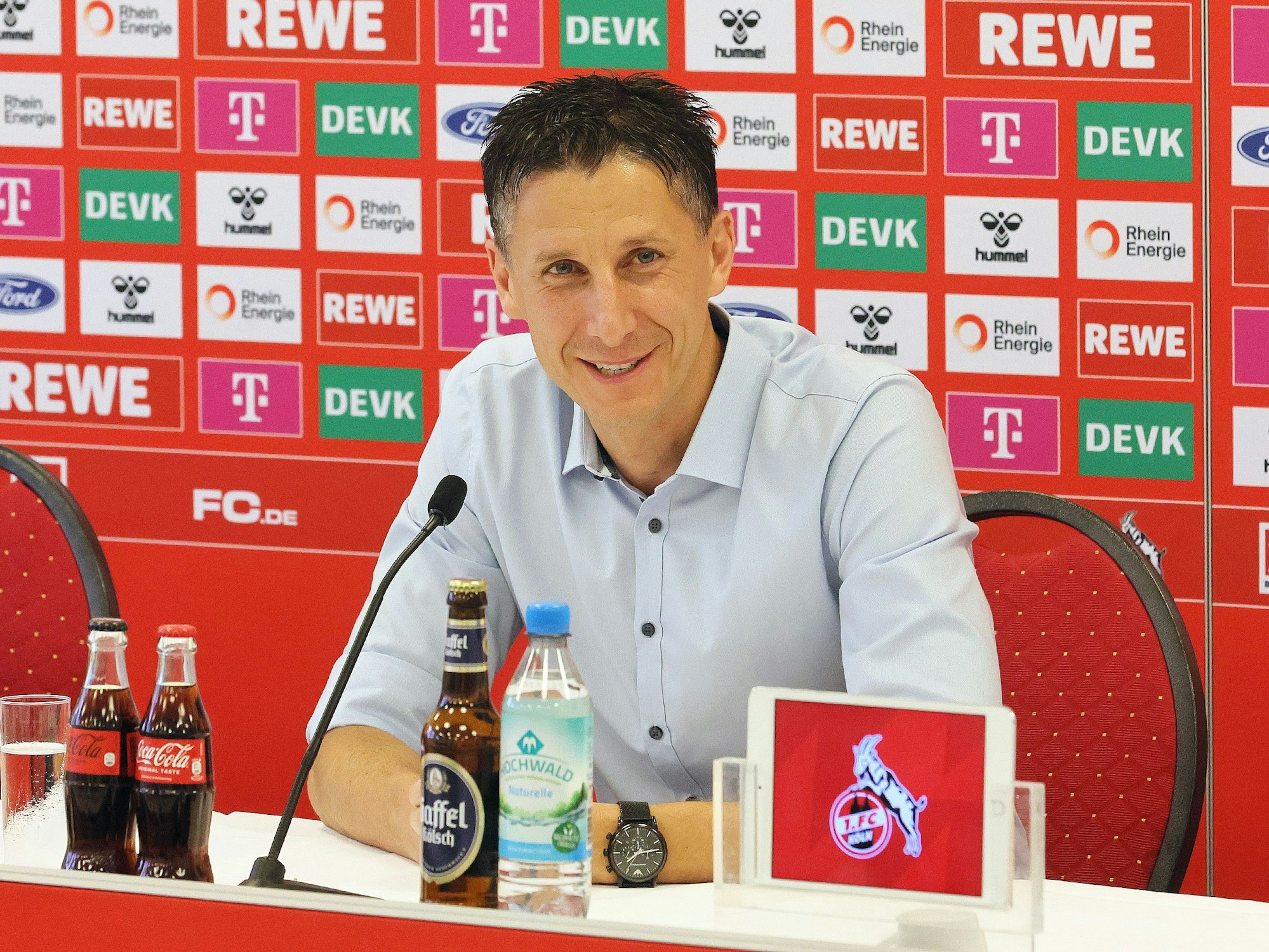 Christian Keller auf der Pressekonferenz.