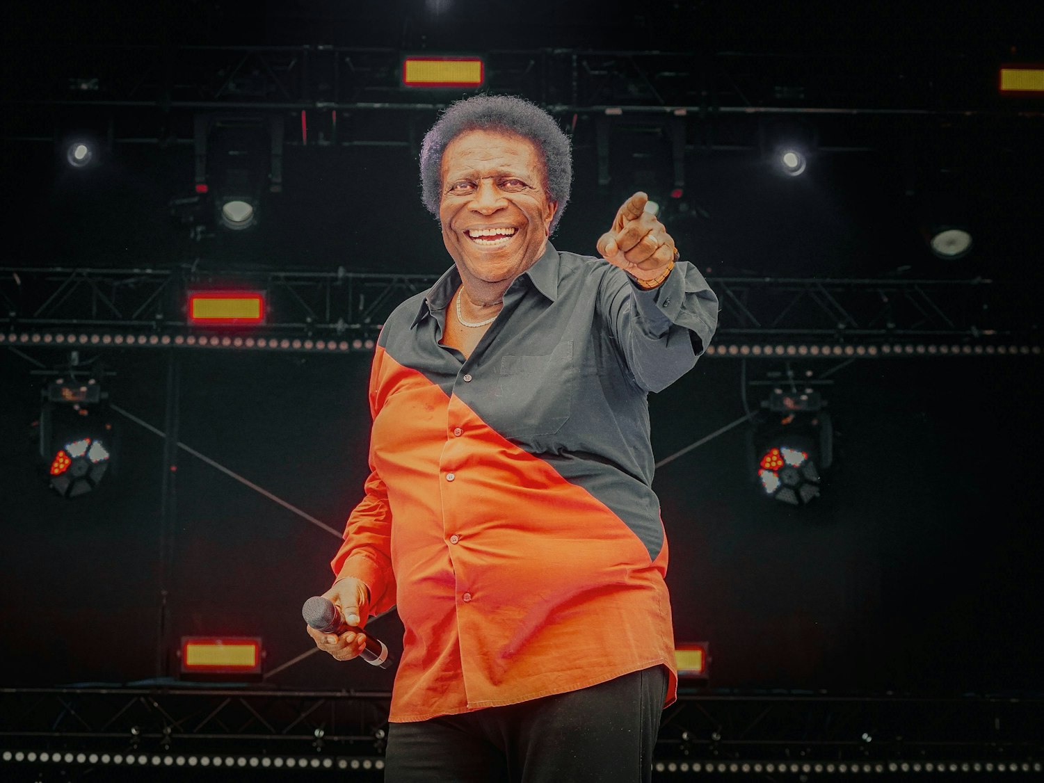 Roberto Blanco auf der Bühne beim Festival Inselfieber.