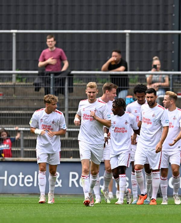 Die U21 des 1. FC Köln jubelt.