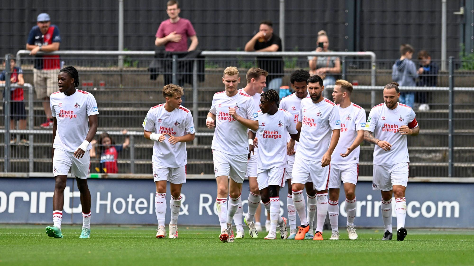 Die U21 des 1. FC Köln jubelt.