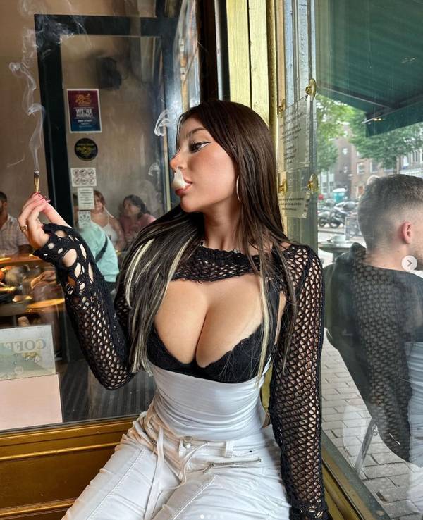 Die australische Influencerin Mikaela Testa zeigte sich bitter enttäuscht von ihrem Europa-Trip. Das Foto zeigt sie in Amsterdam.