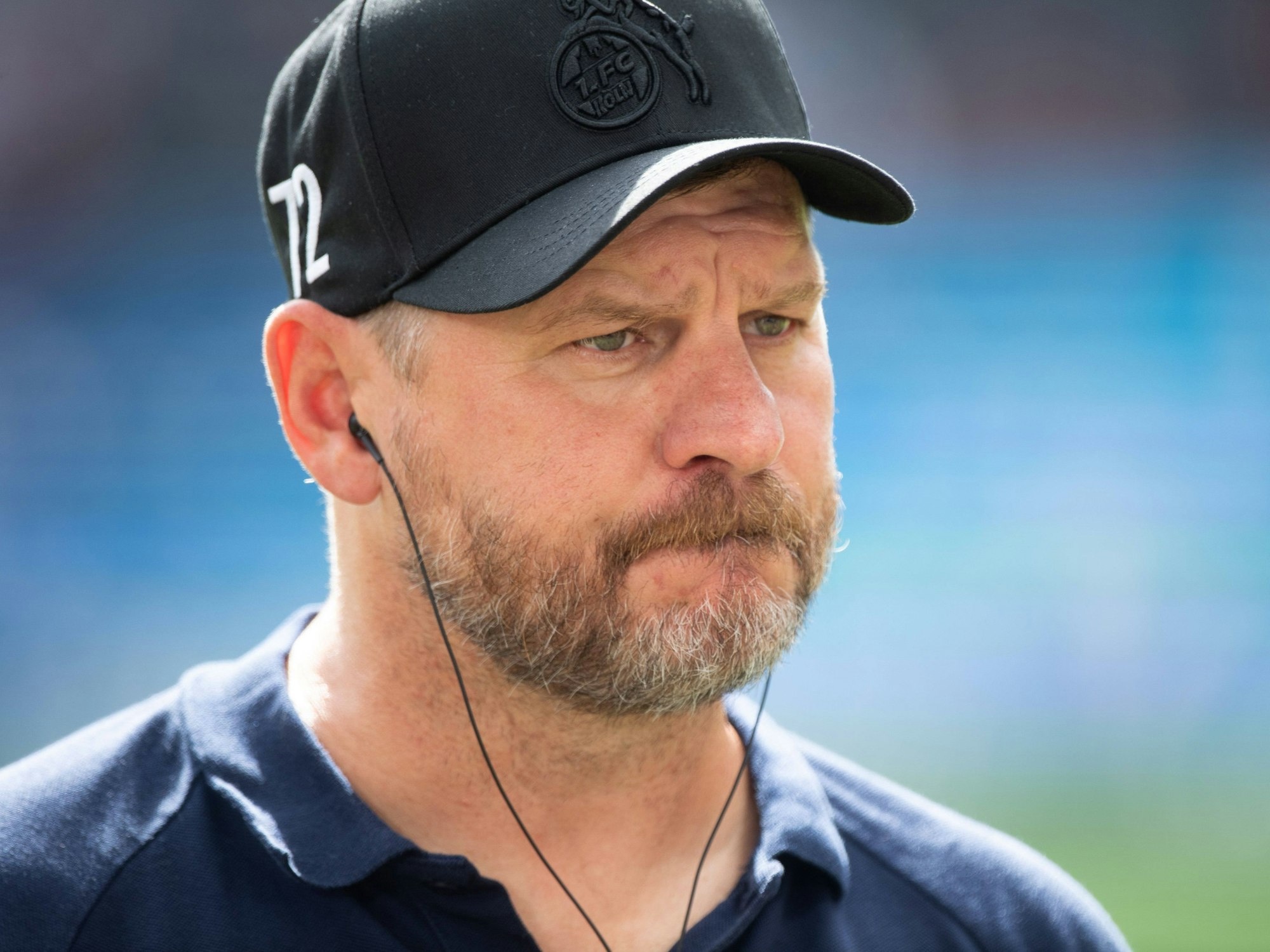 Steffen Baumgart schaut grimmig.